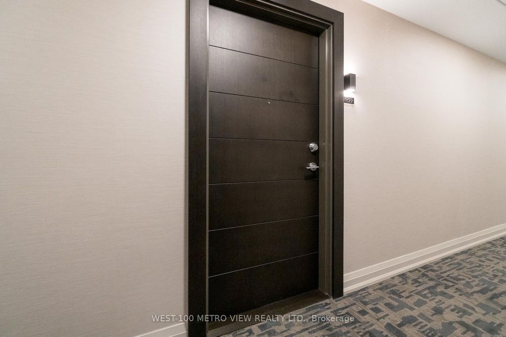 Photo of 212 King William Street #822, Hamilton, ON L8R 3P2 (MLS # X13442726)