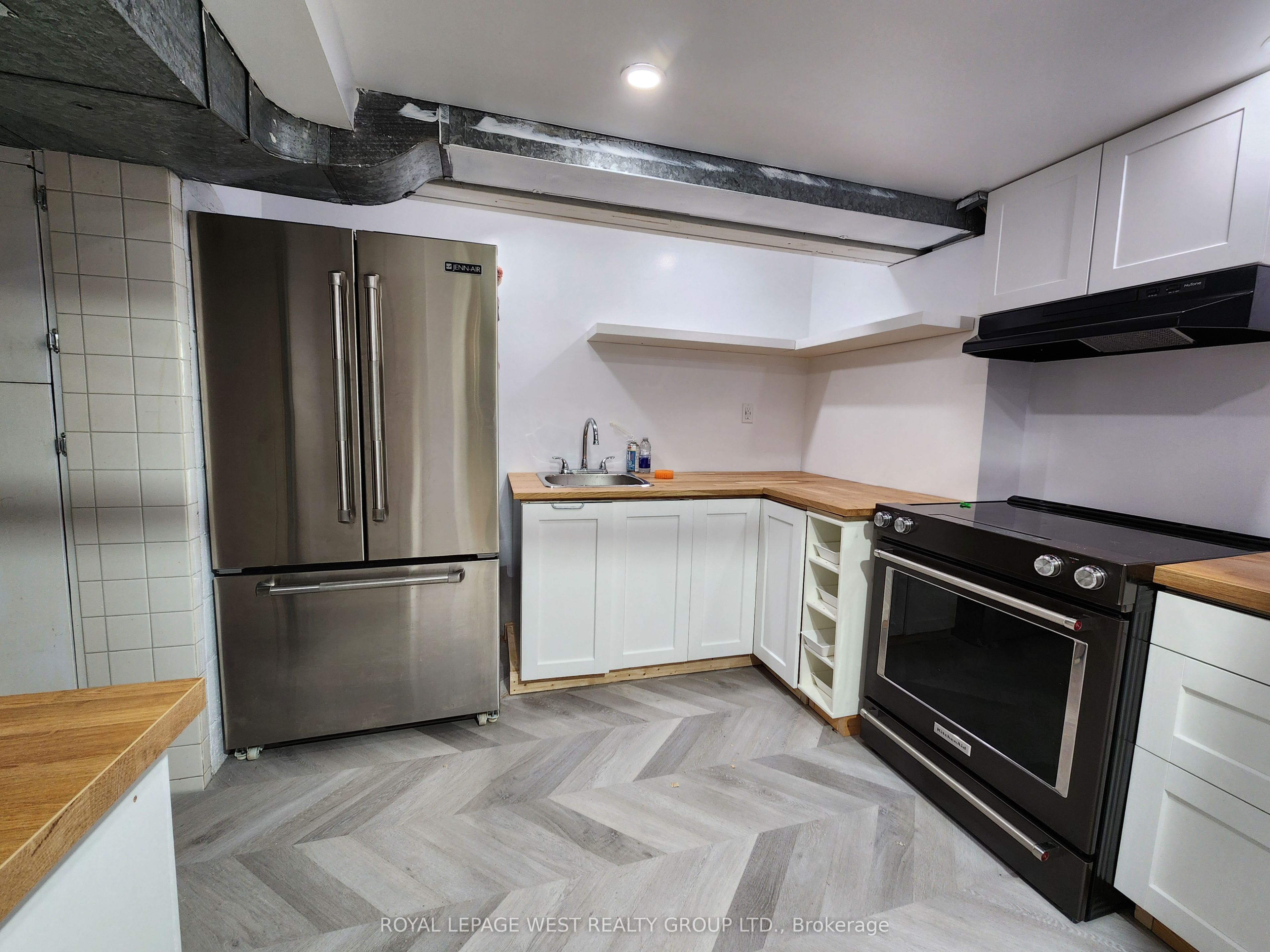 12 Leavenworth Crescent