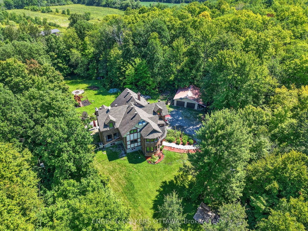 Photo of 3486 Torbolton Ridge Road, Constance Bay - Dunrobin - Kilmaurs - Woodlawn, ON K0A 3M0 (MLS # X13810260)
