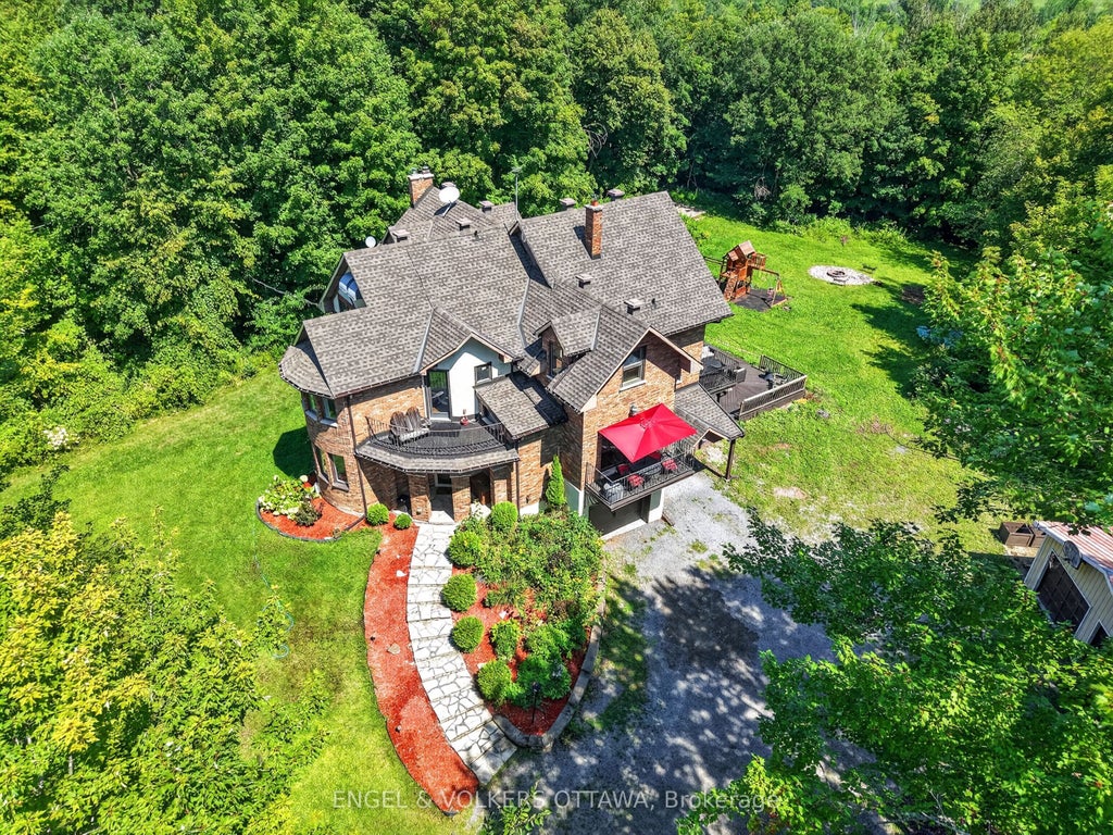 Photo of 3486 Torbolton Ridge Road, Constance Bay - Dunrobin - Kilmaurs - Woodlawn, ON K0A 3M0 (MLS # X13810260)