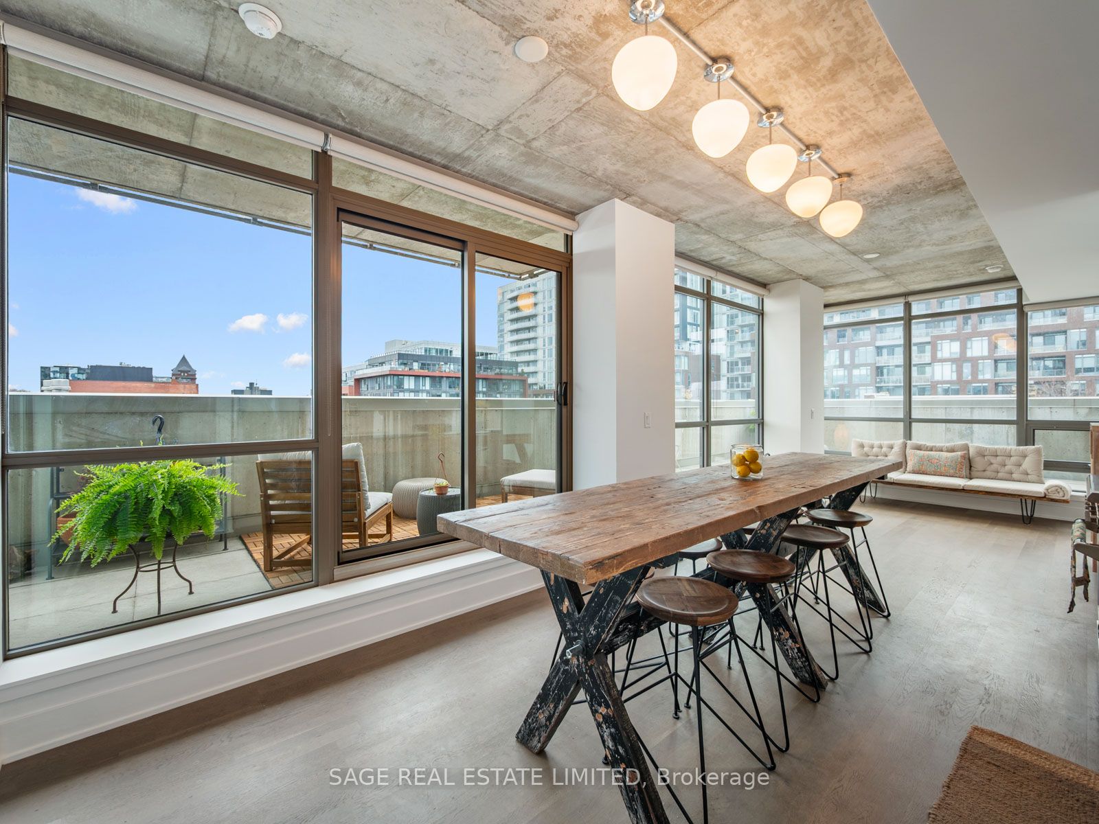 630 Queen East Street 411