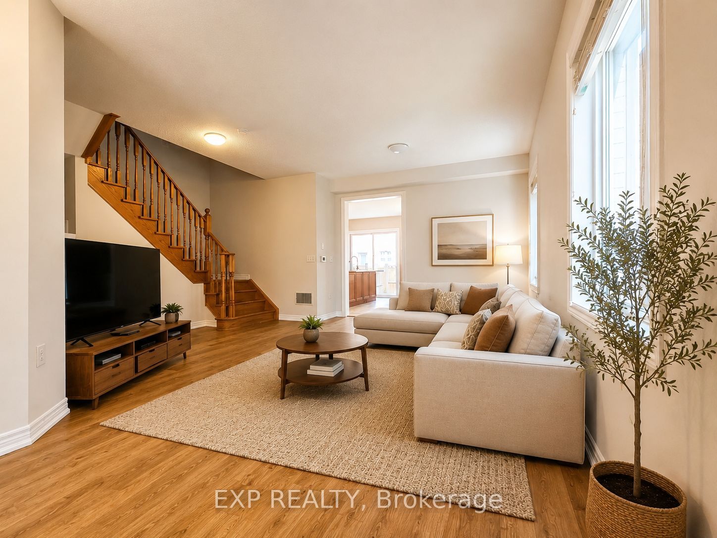 561 Settlers Road W