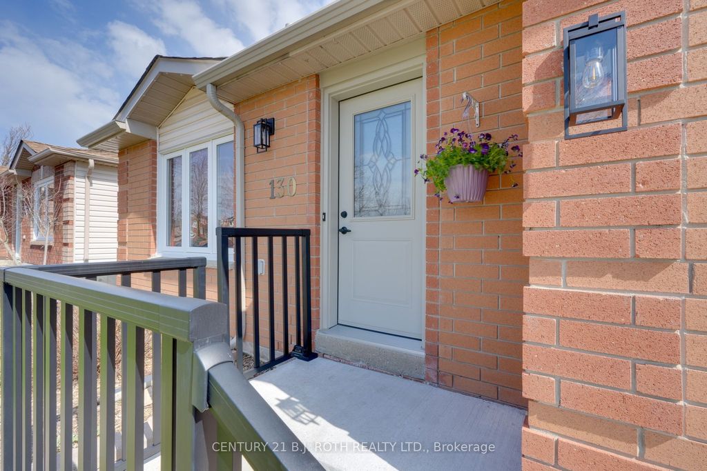 Photo of 130 Athabaska Road, Barrie, ON L4N 8E5 (MLS # S13033008)