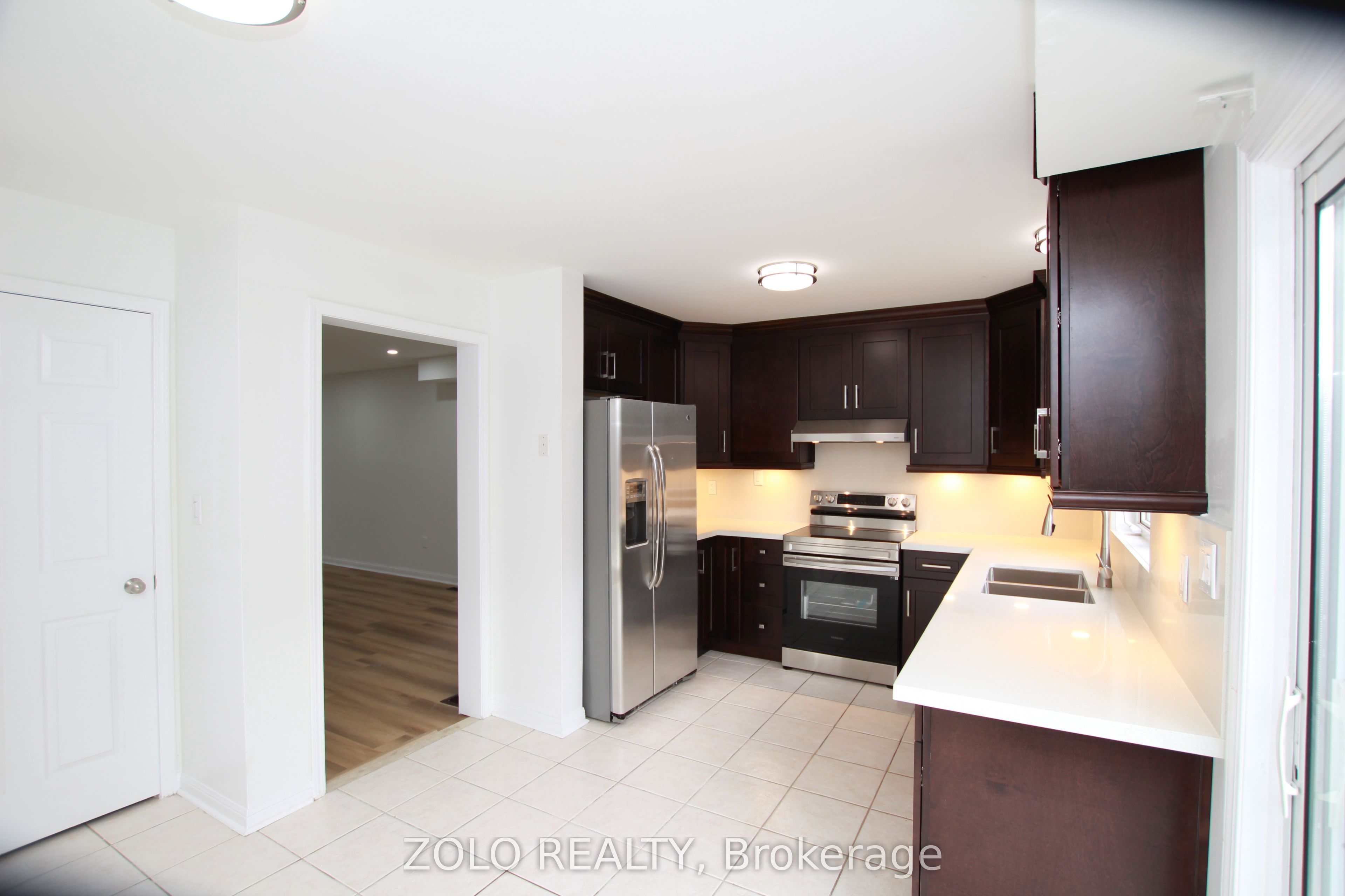 226 Equator Crescent N