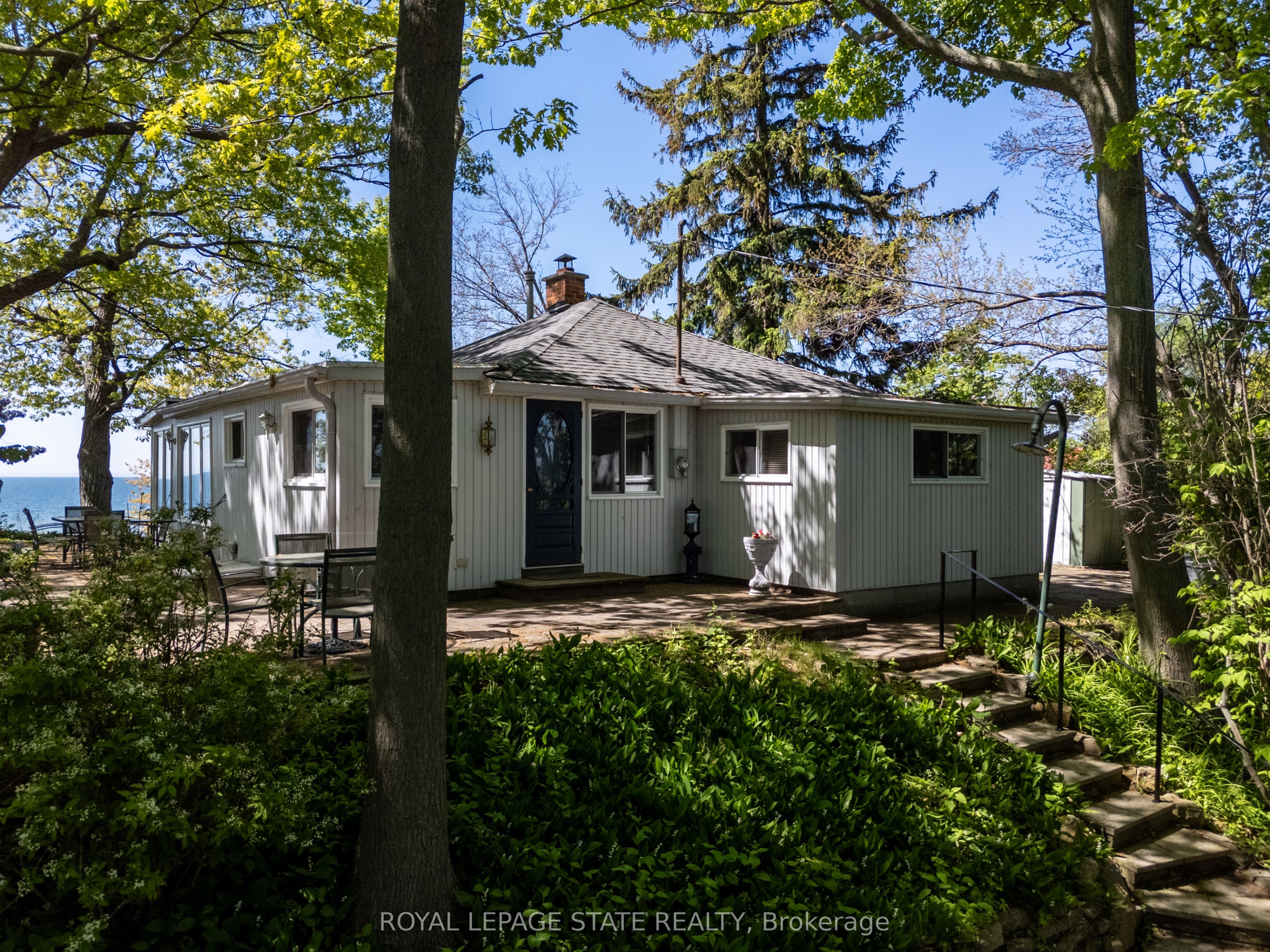 Photo 1 of 46 — 689 Sandy Bay Road, Haldimand, ON N1A 2W6