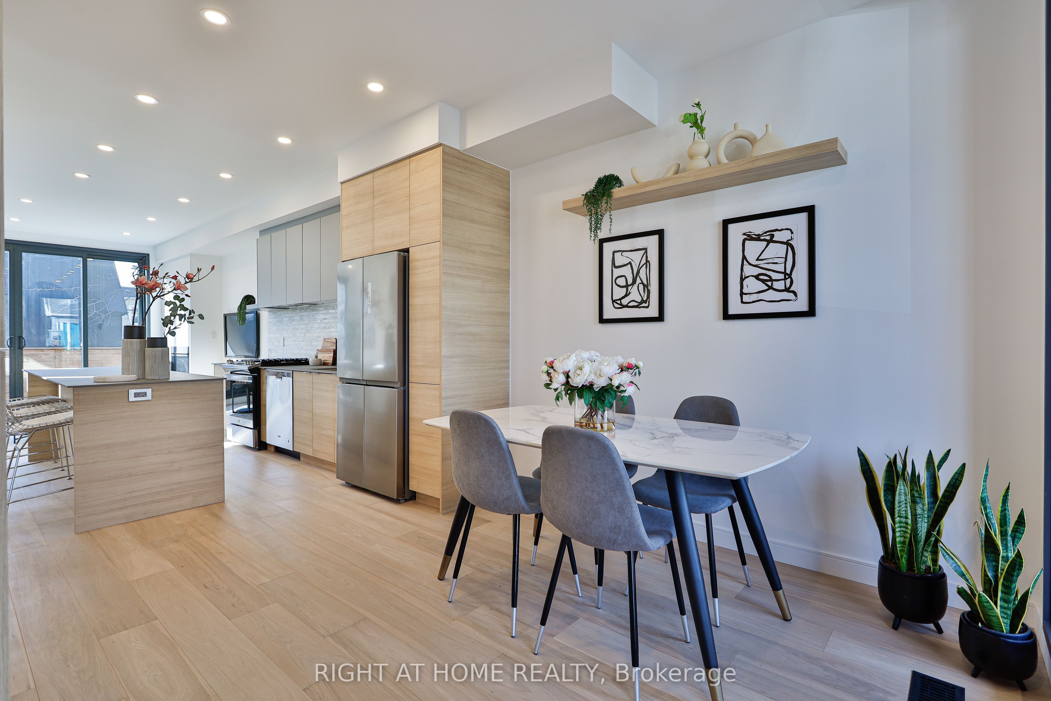 11 Merrill Avenue W MAIN AND LANEWAY