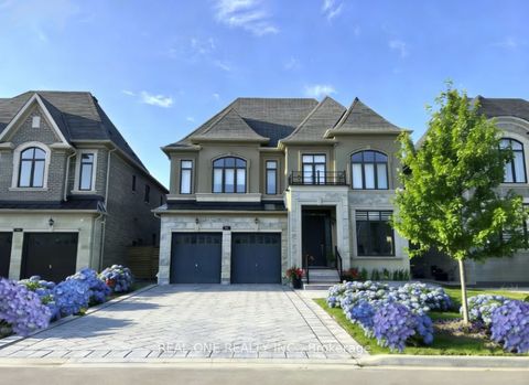 45 Shining Willow Court Richmond Hill ON L4C 5N6