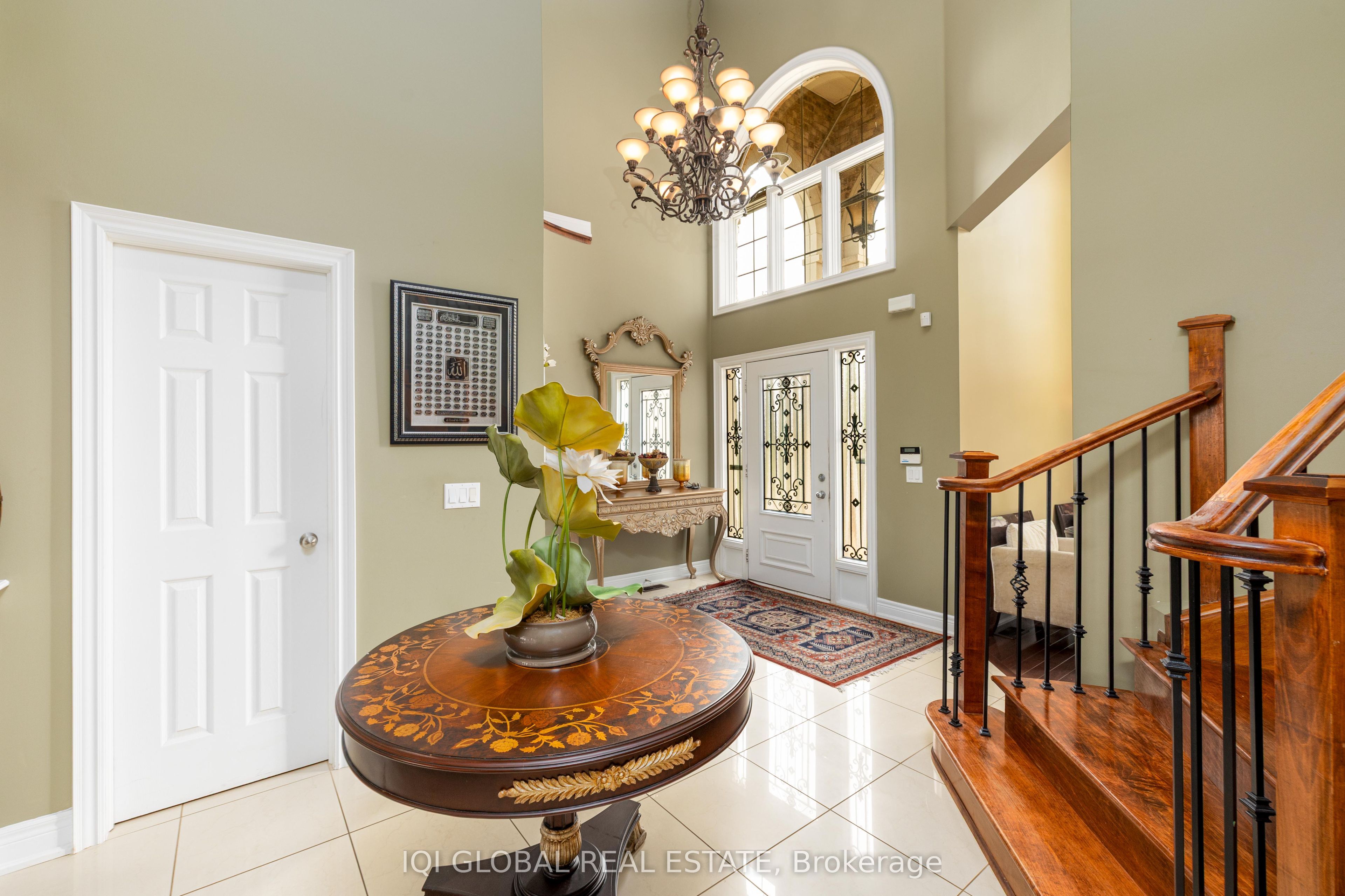 2395 Lyndhurst Drive