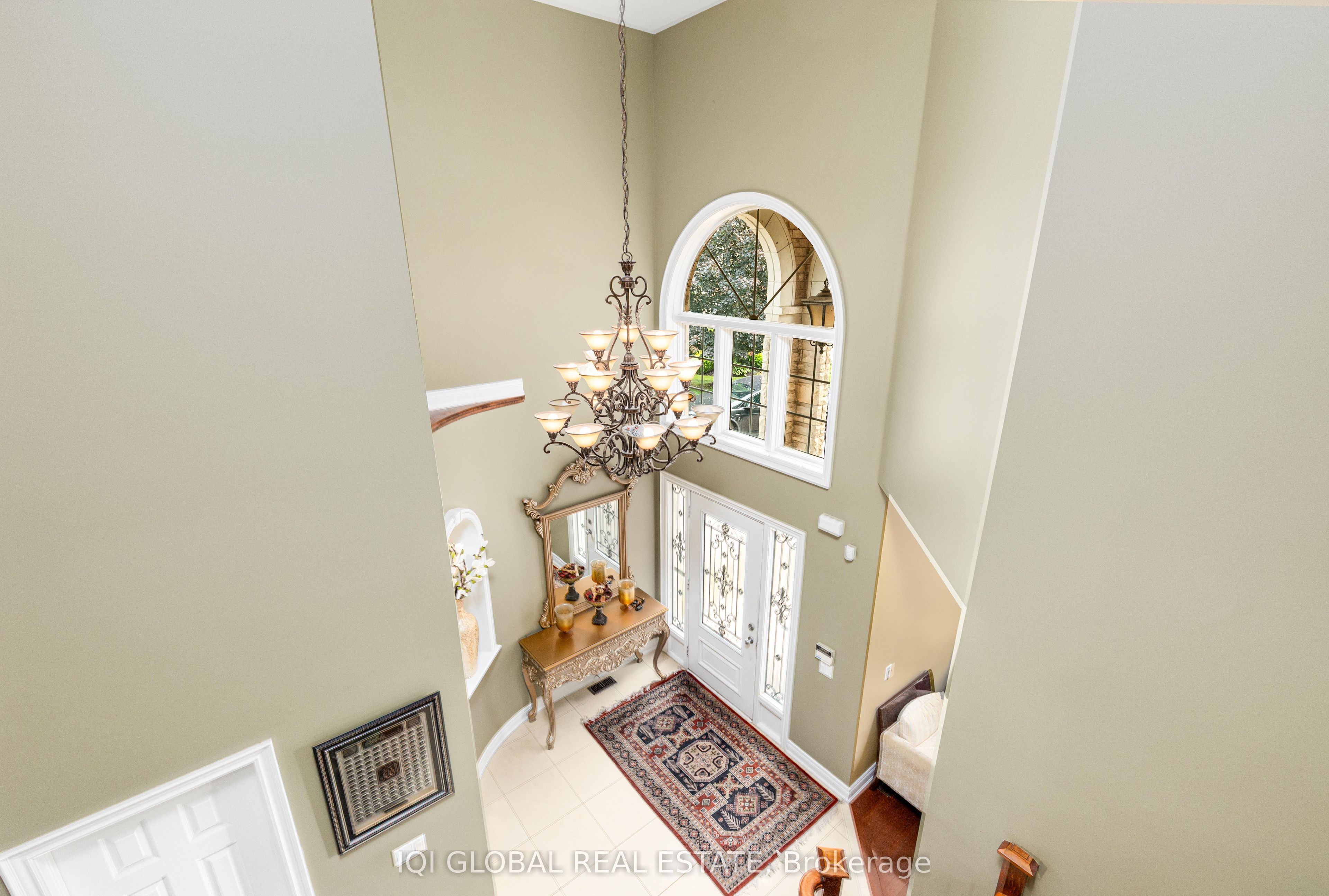 2395 Lyndhurst Drive
