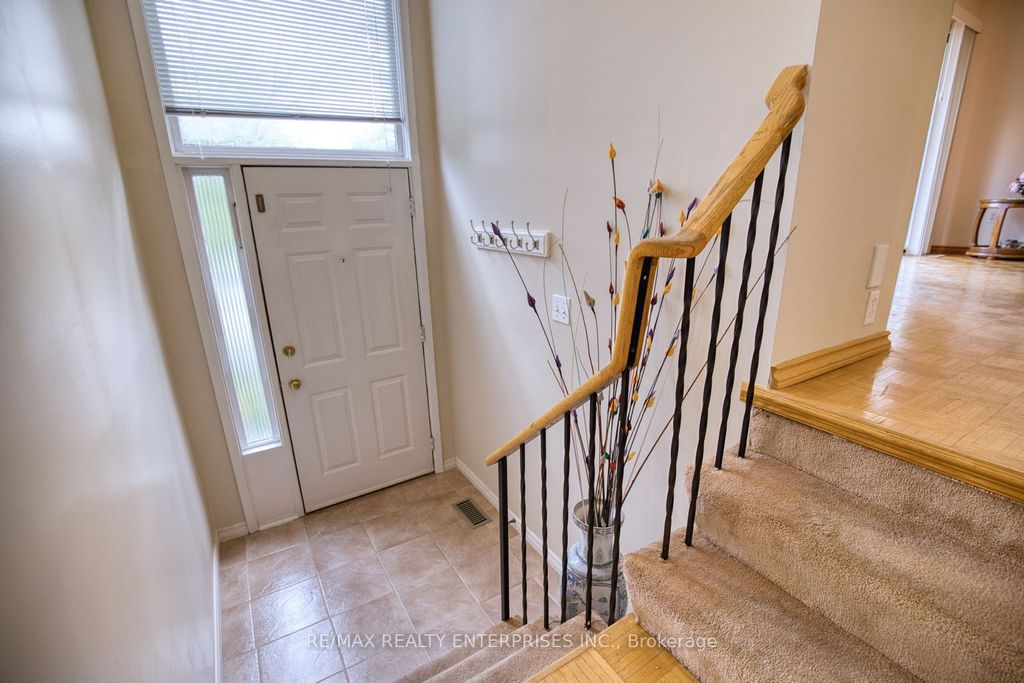 Photo of 75 Lakecrest Trail, Brampton, ON L6Z 1S4 (MLS # W12470544)