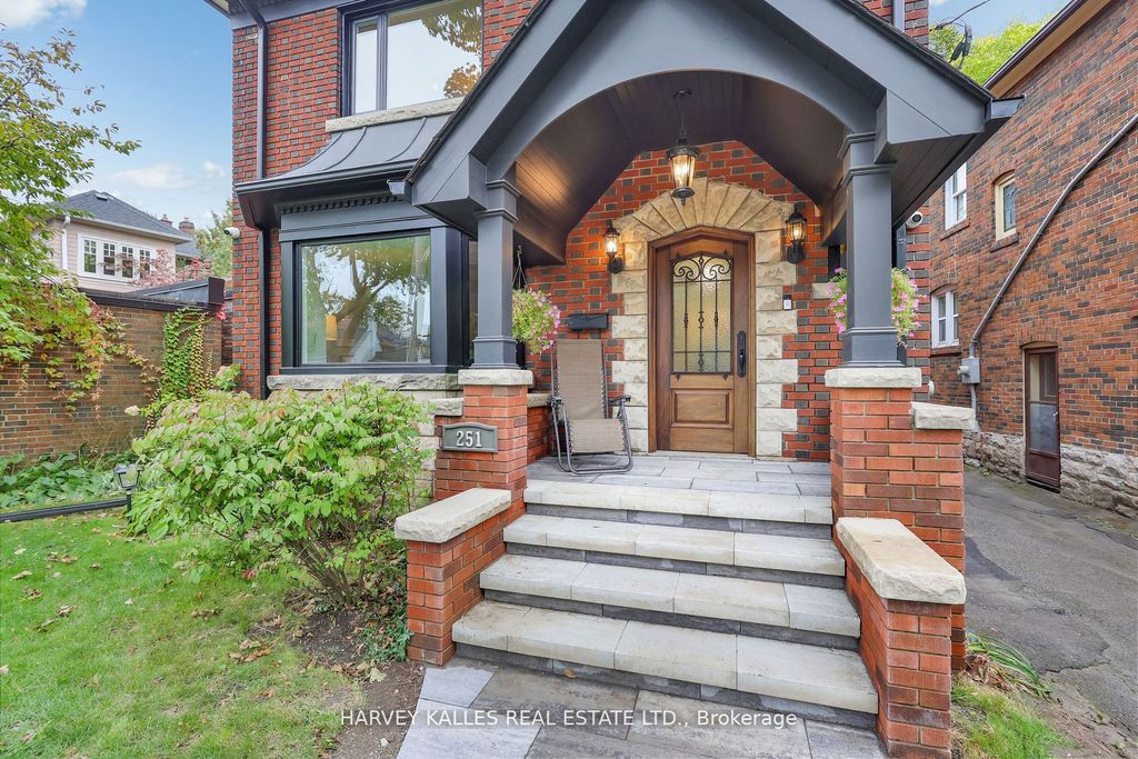 Photo of 251 Wanless Avenue, Toronto, ON M4N 1W5 (MLS # C12530070)