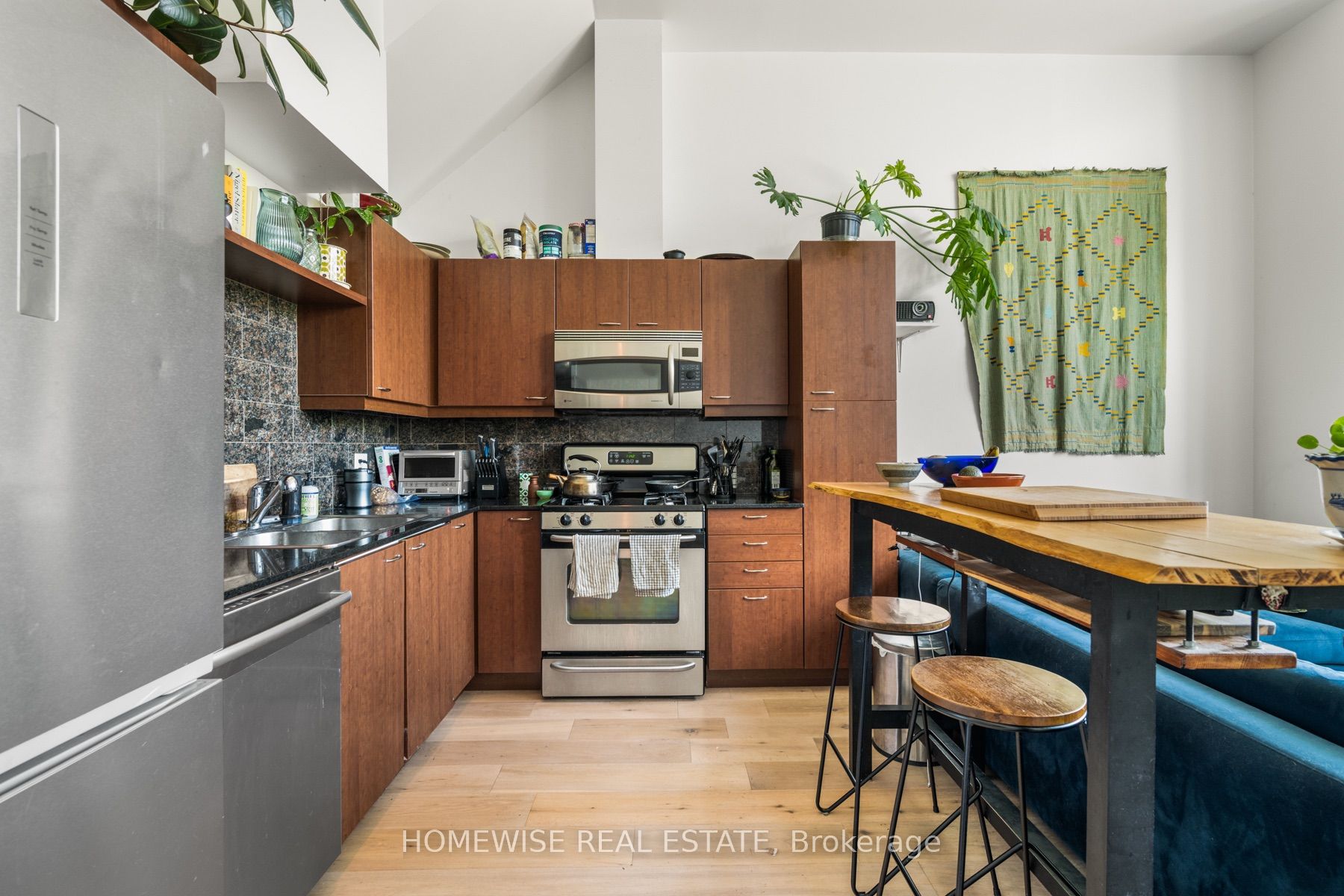 437 Roncesvalles Avenue 410