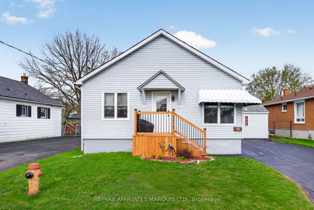 Photo of 621 Grantwood Avenue, Cornwall, ON K6H 3V3 (MLS # X13087358)