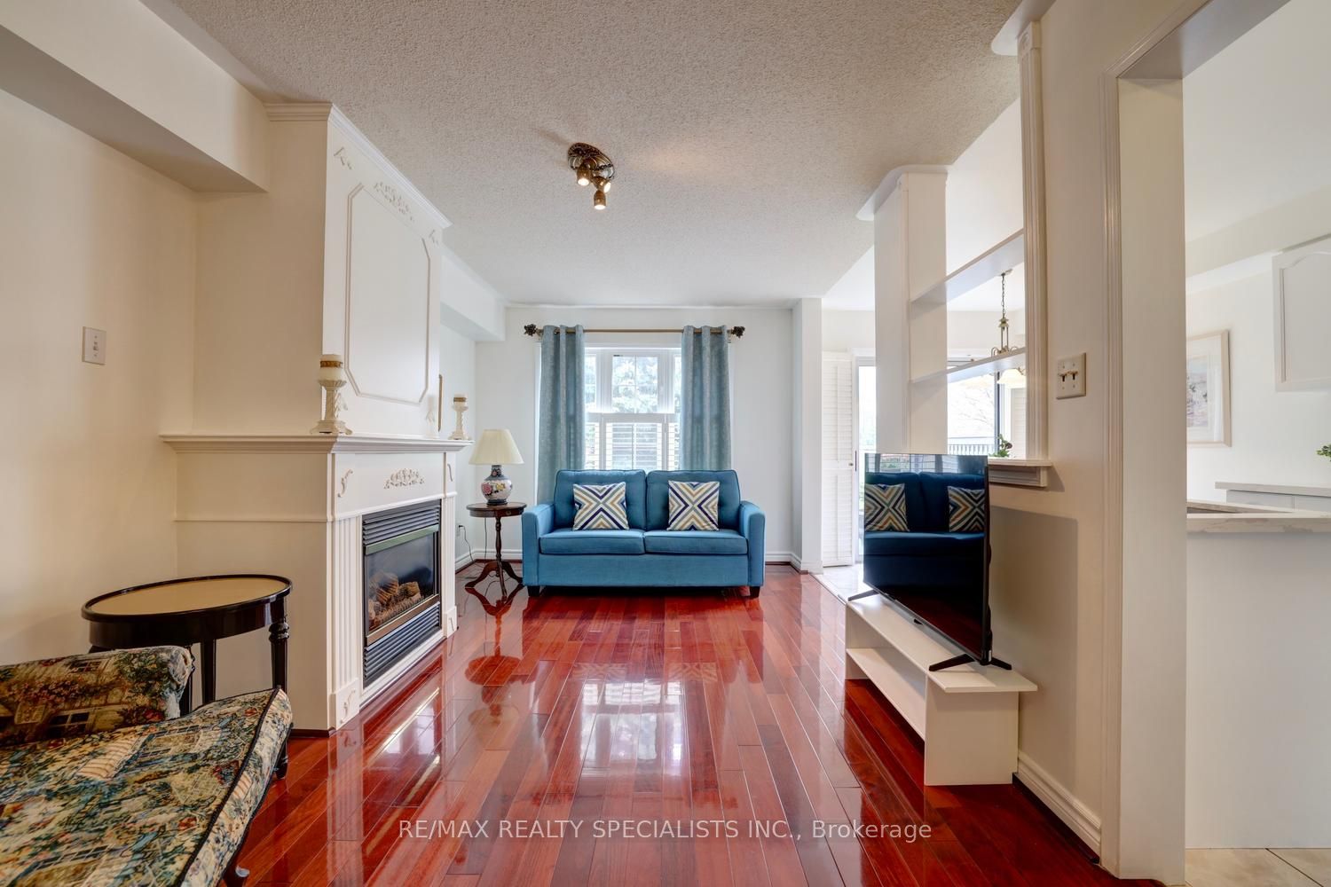 2665 Thomas Street 30