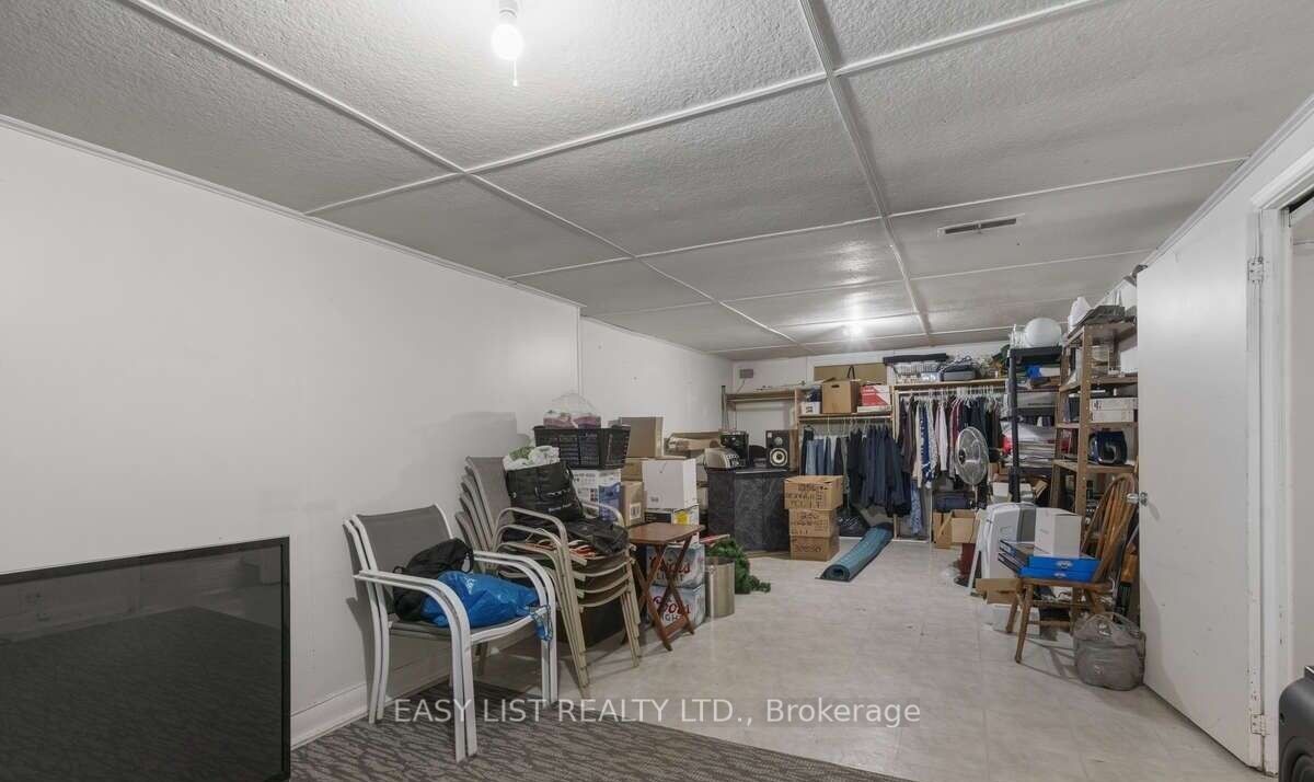 41 Churchill Avenue