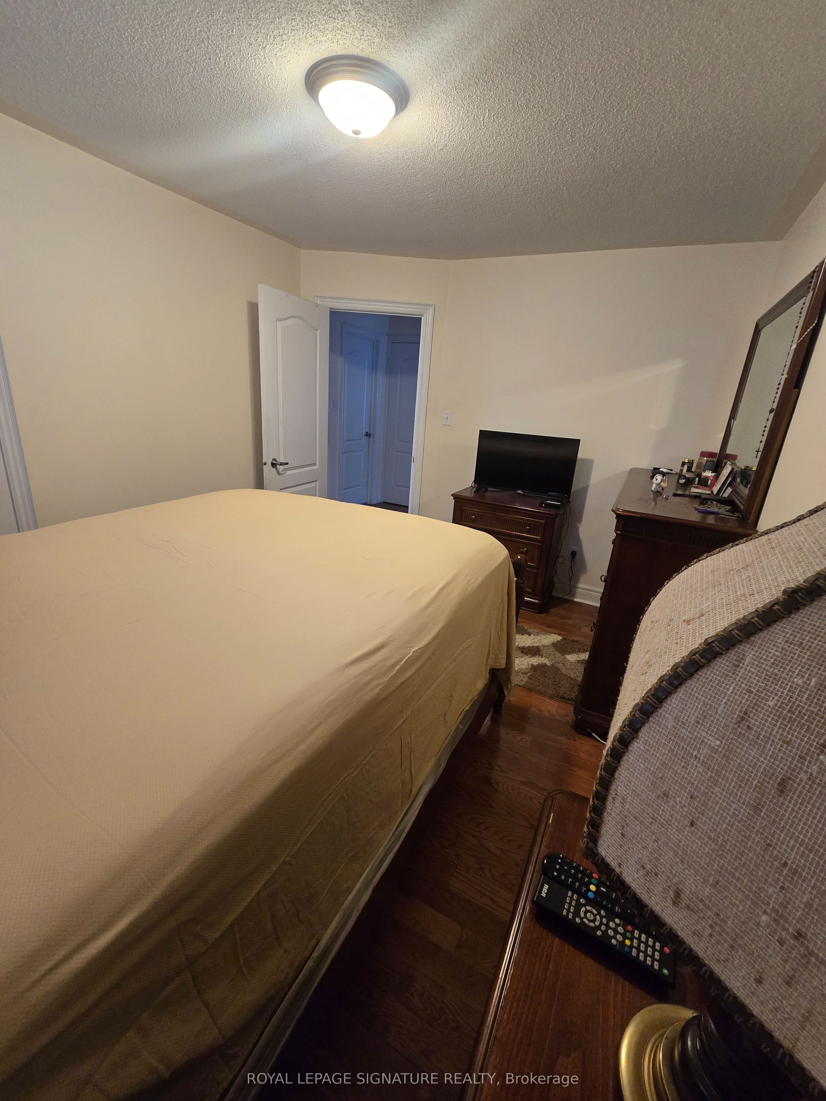 19 Red Plant Crescent Upper Bedroom