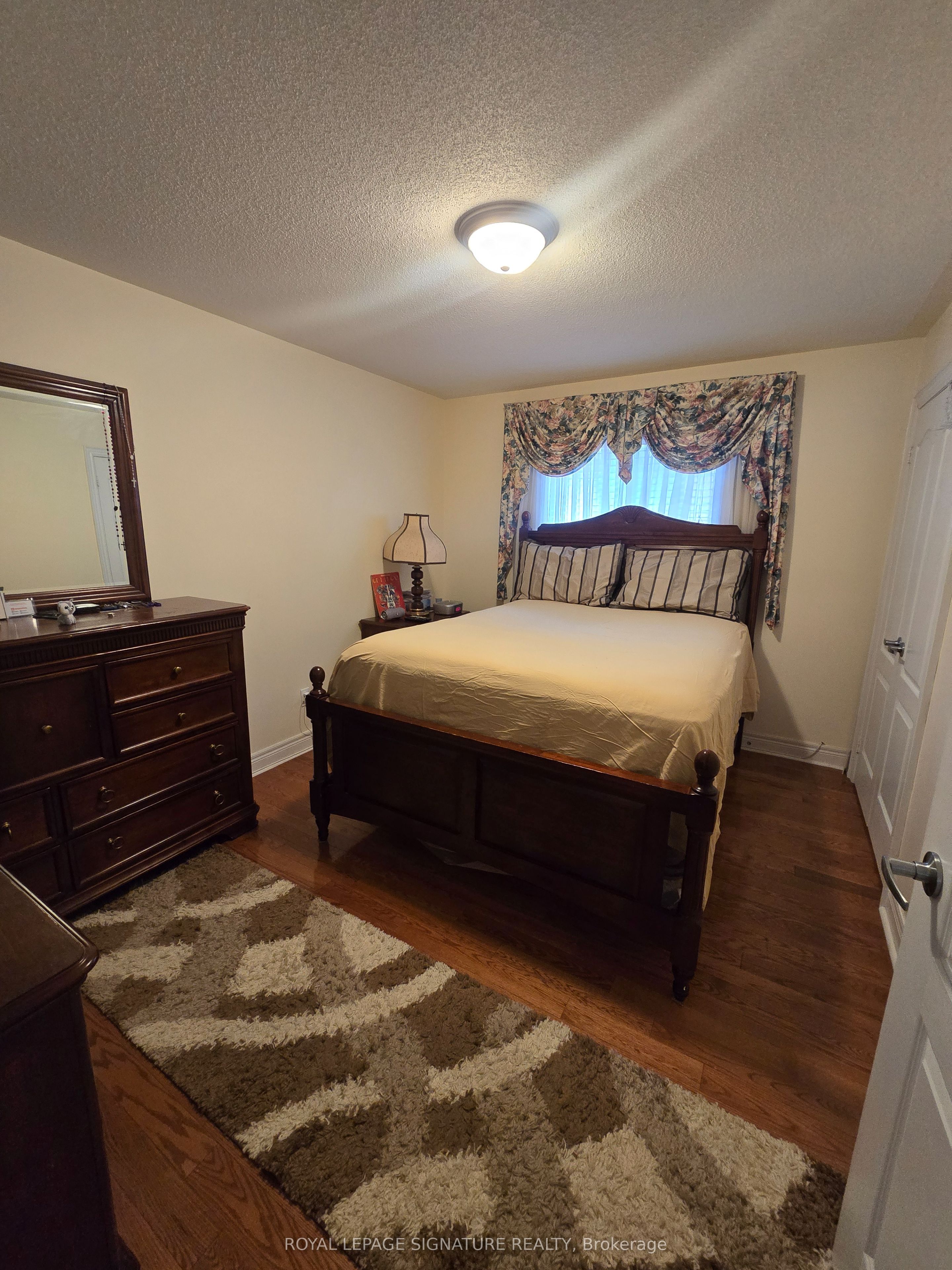 19 Red Plant Crescent Upper Bedroom