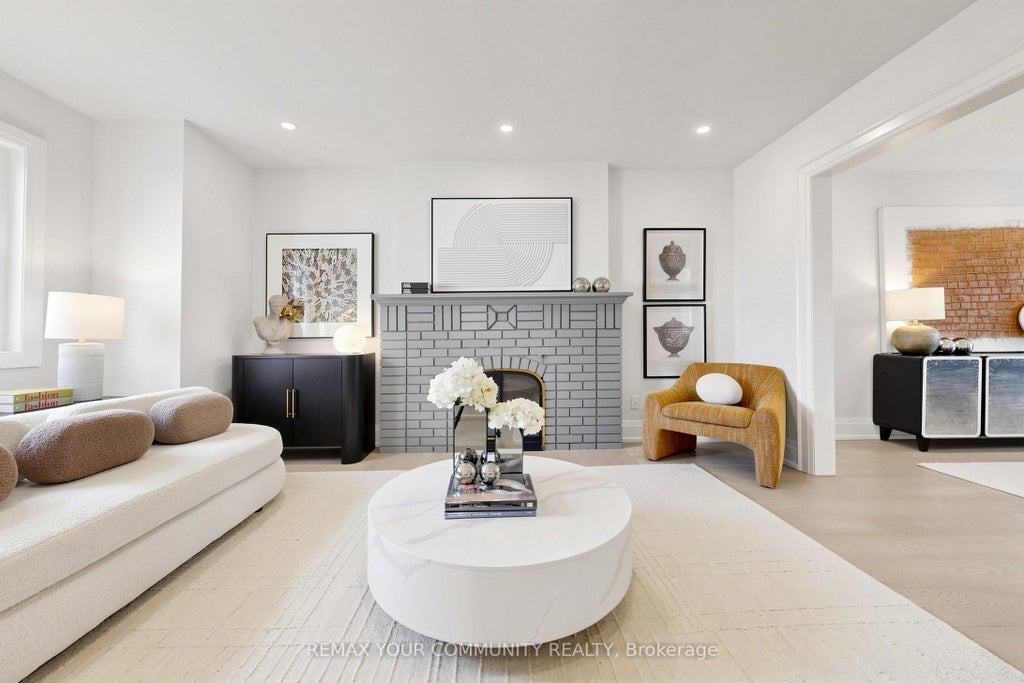 Photo of 351 Fairlawn Avenue, Toronto, ON M5M 1T5 (MLS # C13875880)