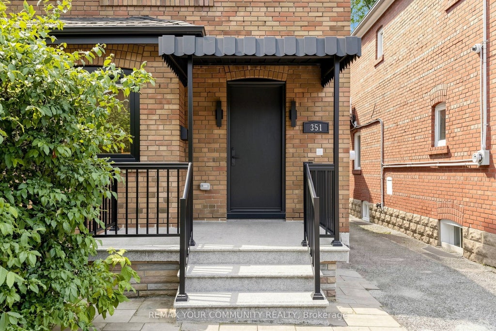 Photo of 351 Fairlawn Avenue, Toronto, ON M5M 1T5 (MLS # C13875880)
