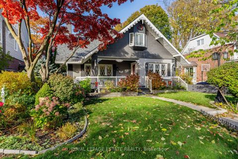 6 Bracken Avenue Toronto ON M4E 1N2