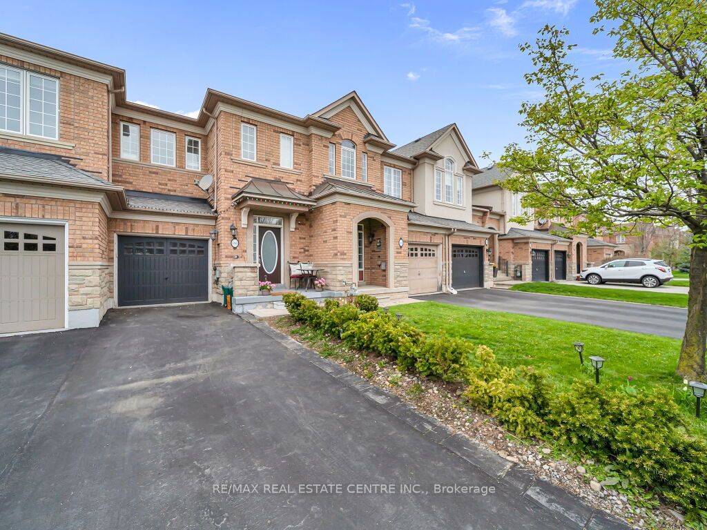 Photo of 198 Duskywing Way, Oakville, ON L6L 6X4 (MLS # W13075332)