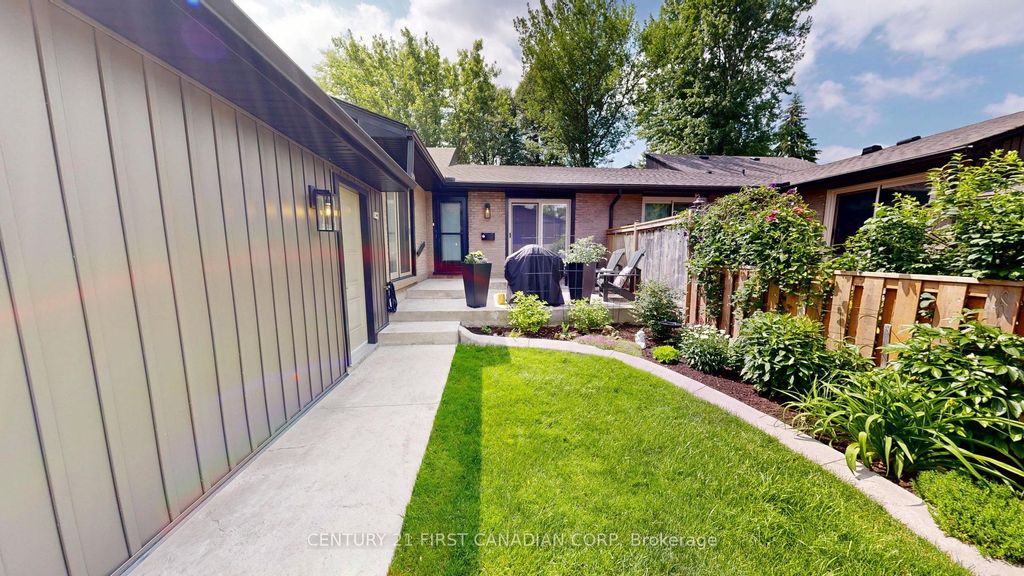 Photo of 527 TOPPING Lane, London South, ON N6J 3M8 (MLS # X12663710)