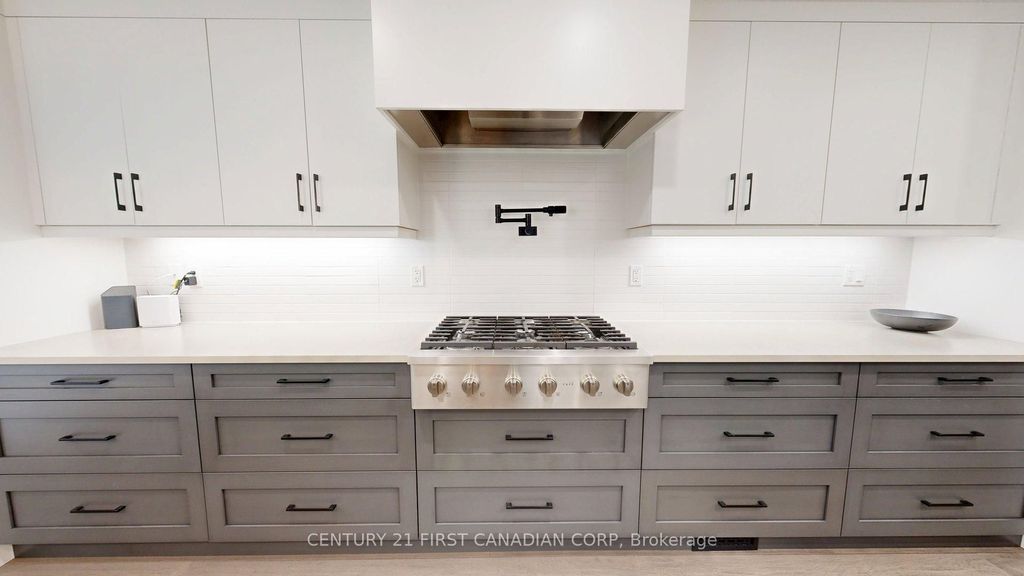 Photo of 527 TOPPING Lane, London South, ON N6J 3M8 (MLS # X12663710)