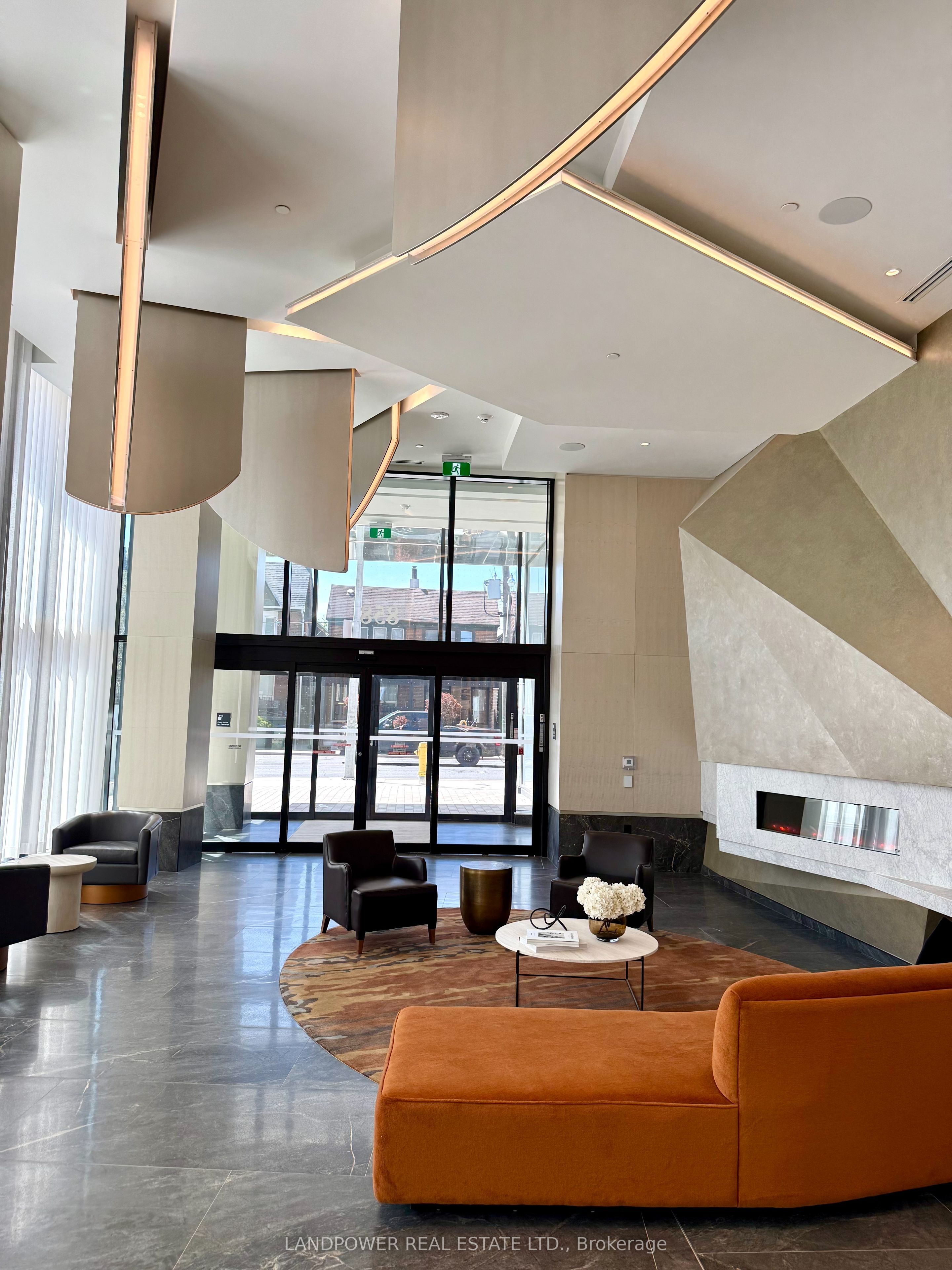 858 Dupont Street 708