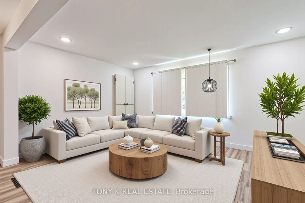 Photo of 20 Granard Boulevard, Toronto, ON M1M 2E1 (MLS # E12457931)