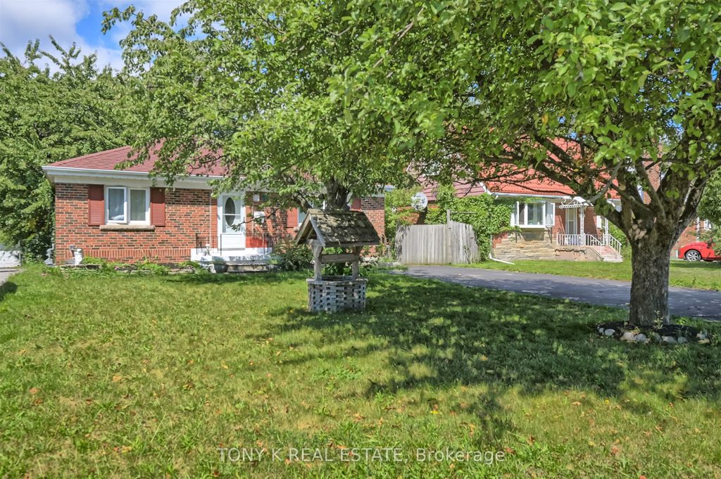 Photo of 20 Granard Boulevard, Toronto, ON M1M 2E1 (MLS # E12457931)