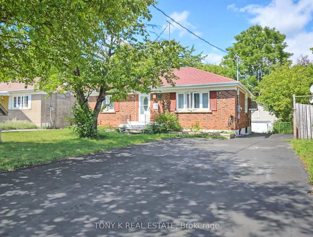 Photo of 20 Granard Boulevard, Toronto, ON M1M 2E1 (MLS # E12457931)