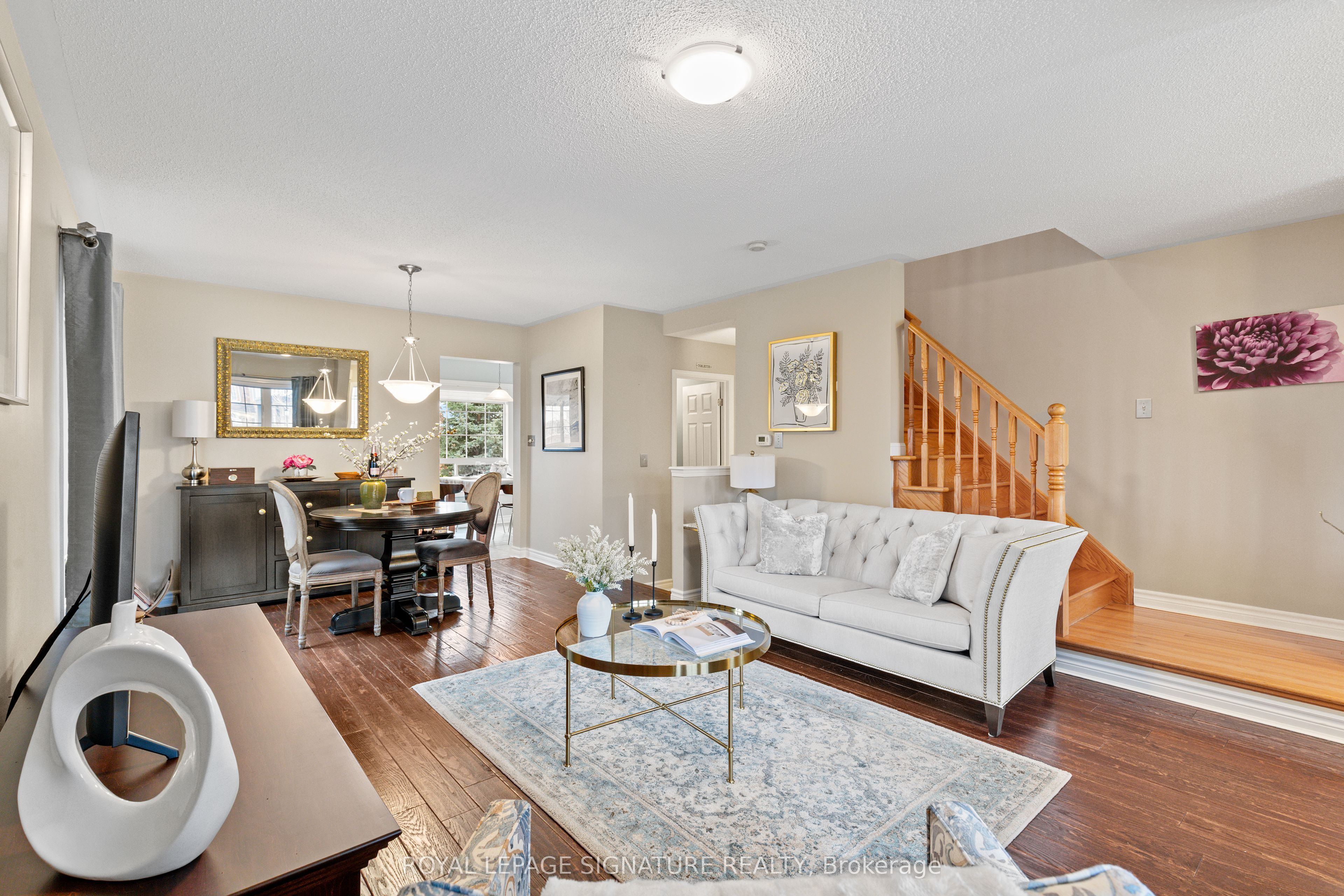 1247 Robson Crescent