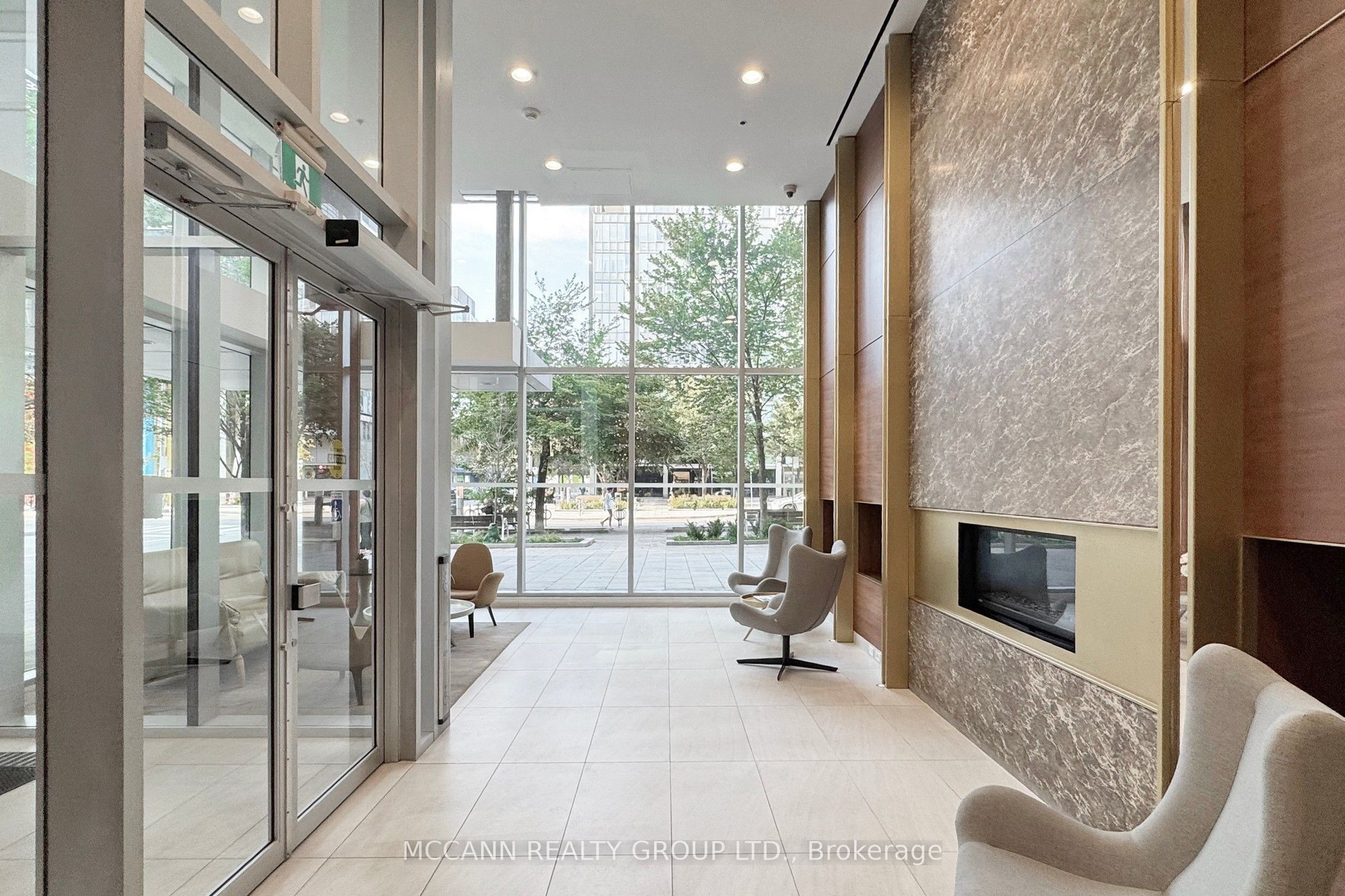 455 Front Street E S322