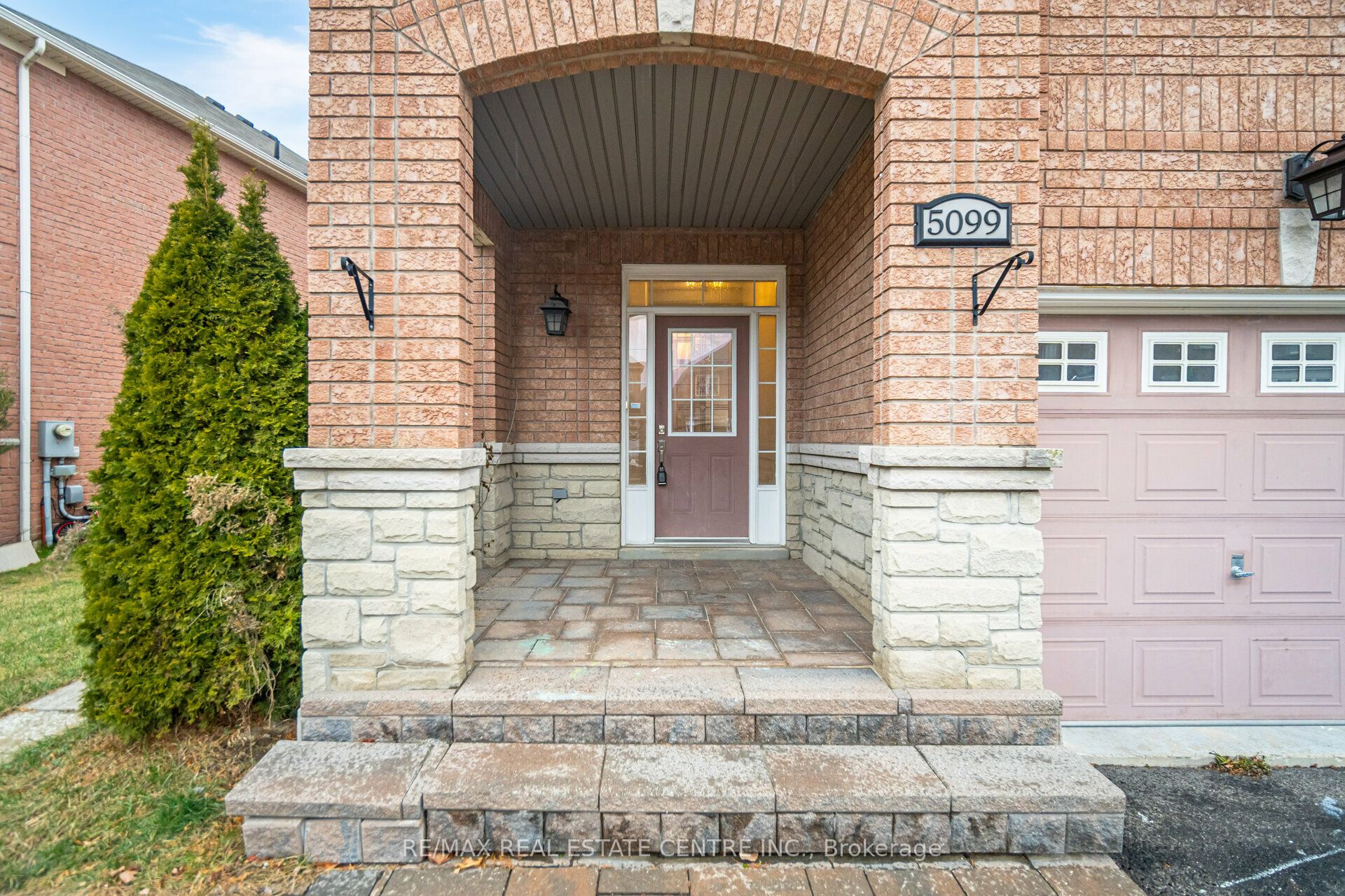 5099 Nestling Grove E