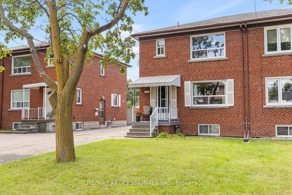 Photo of 122 Treeview Drive, Toronto, ON M8W 4C3 (MLS # W13755400)