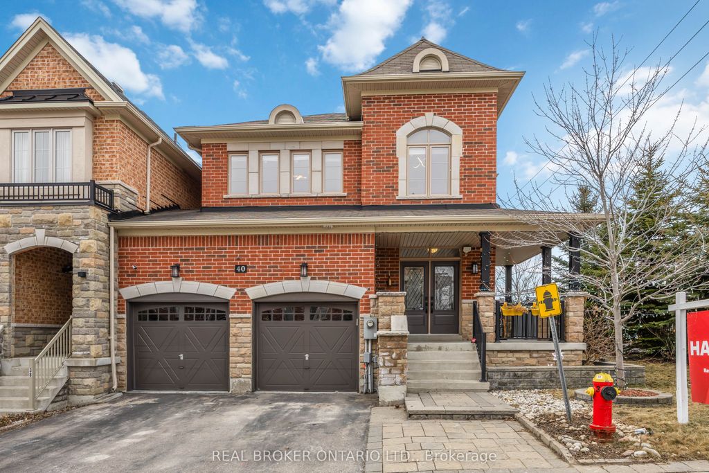 Photo of 40 Mack Clement Lane, Richmond Hill, ON L4S 0G2 (MLS # N12921624)
