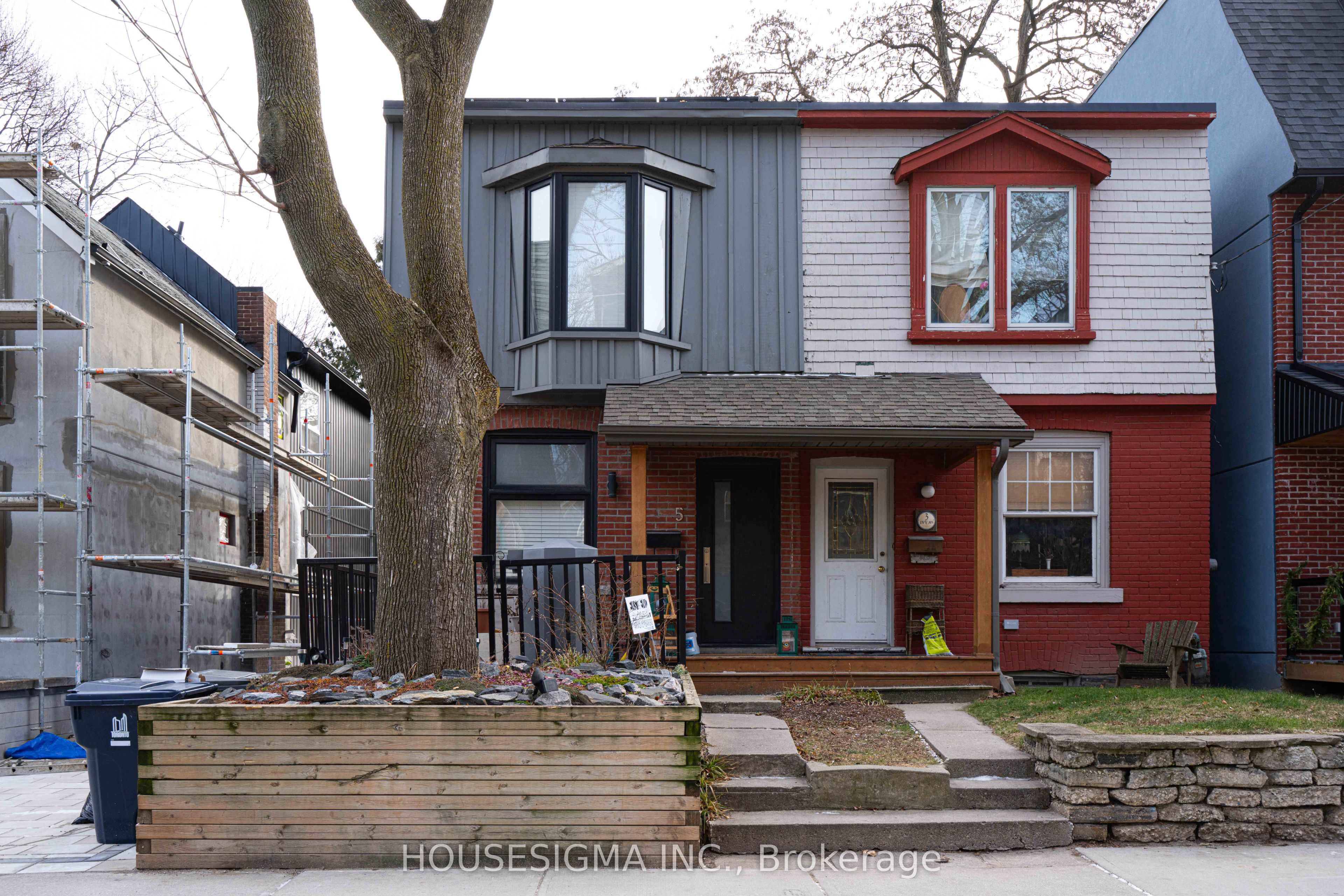 Photo 1 of 20 — 5 Ivy Avenue Lower, Toronto, ON M4L 2H6