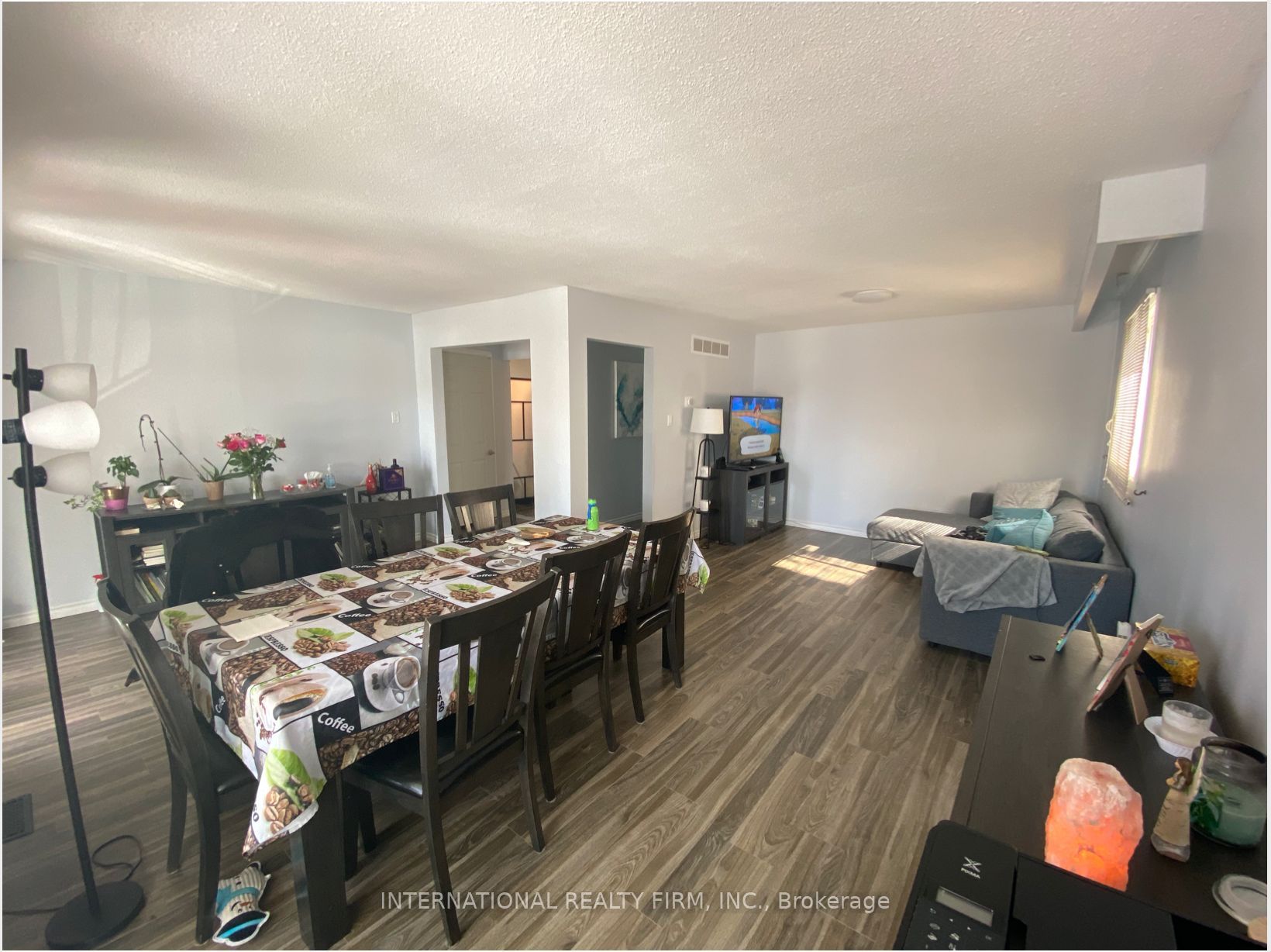 43 Quaker Ridge Road (Main)