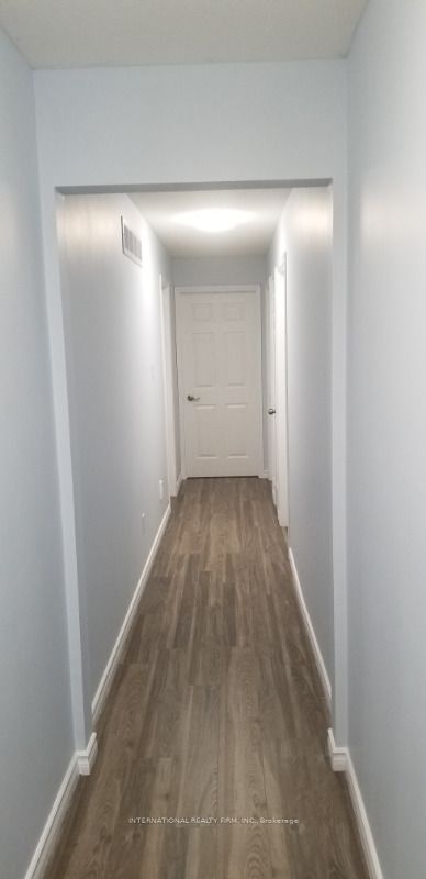 43 Quaker Ridge Road (Main)