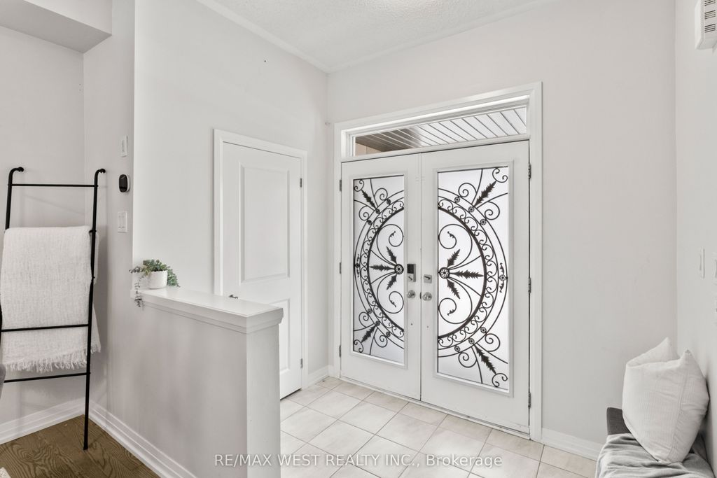 Photo of 145 East Shore Drive, Clarington, ON L1C 1Z8 (MLS # E12754308)