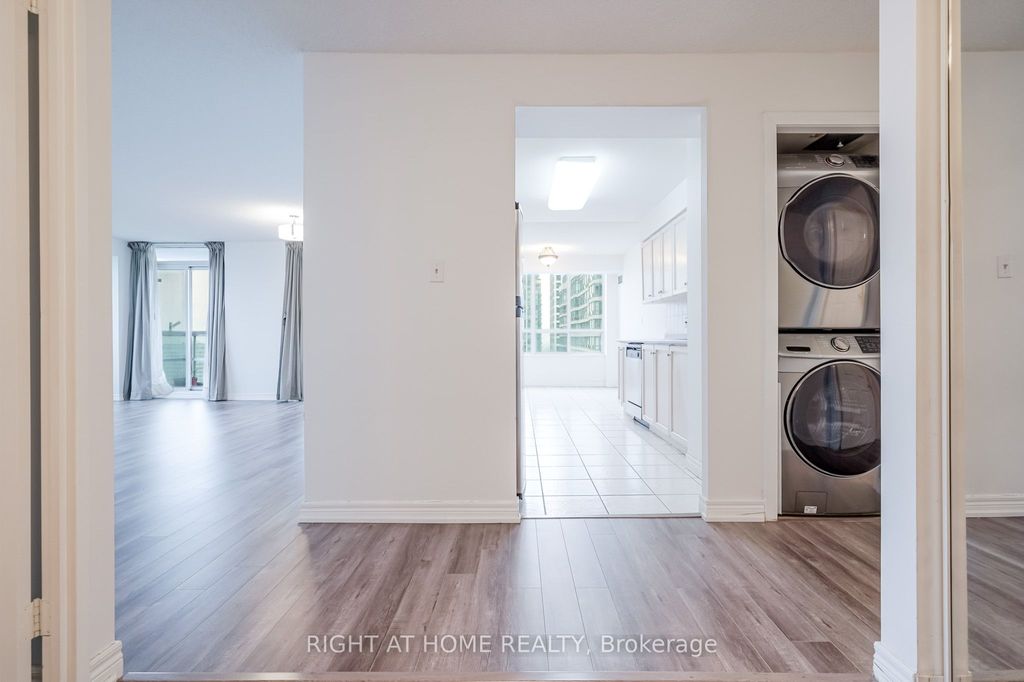 Photo of 156 Enfield Place #2205, Mississauga, ON L5B 4L8 (MLS # W13152364)