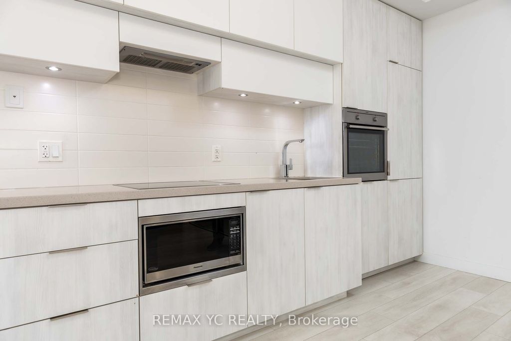 Photo of 8 Eglinton Avenue E #2206, Toronto, ON M4P 0C1 (MLS # C13006684)