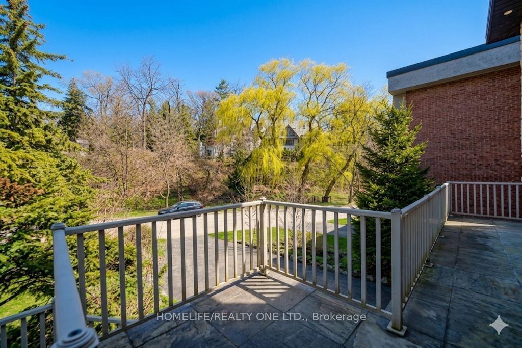 Photo of 31 Bearwood Drive, Toronto, ON M9A 4G5 (MLS # W12975692)