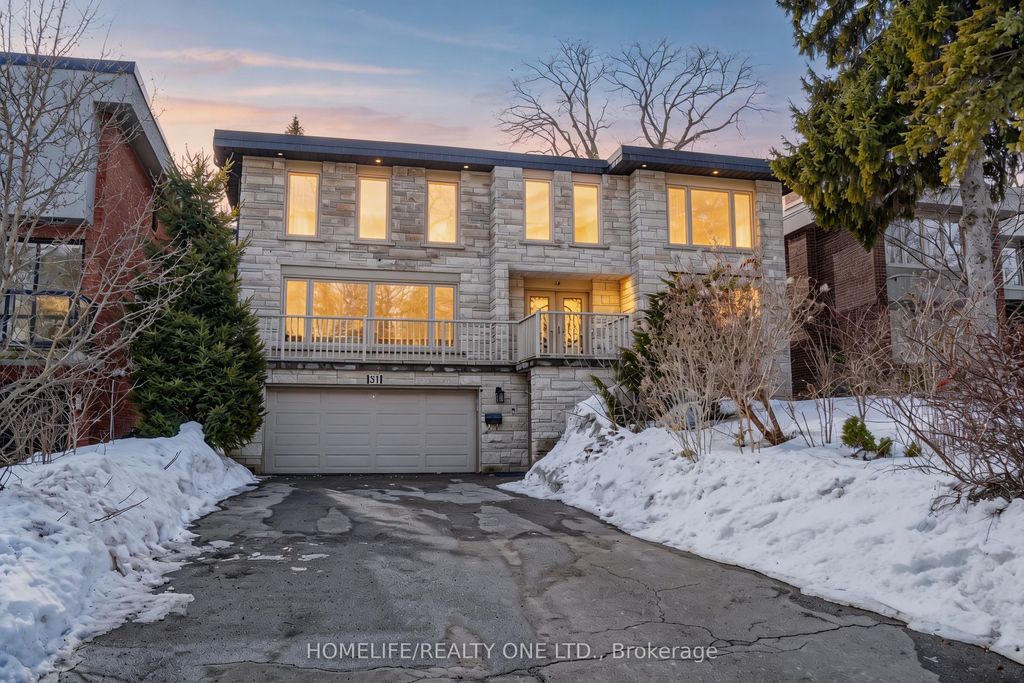 Photo of 31 Bearwood Drive, Toronto, ON M9A 4G5 (MLS # W12975692)