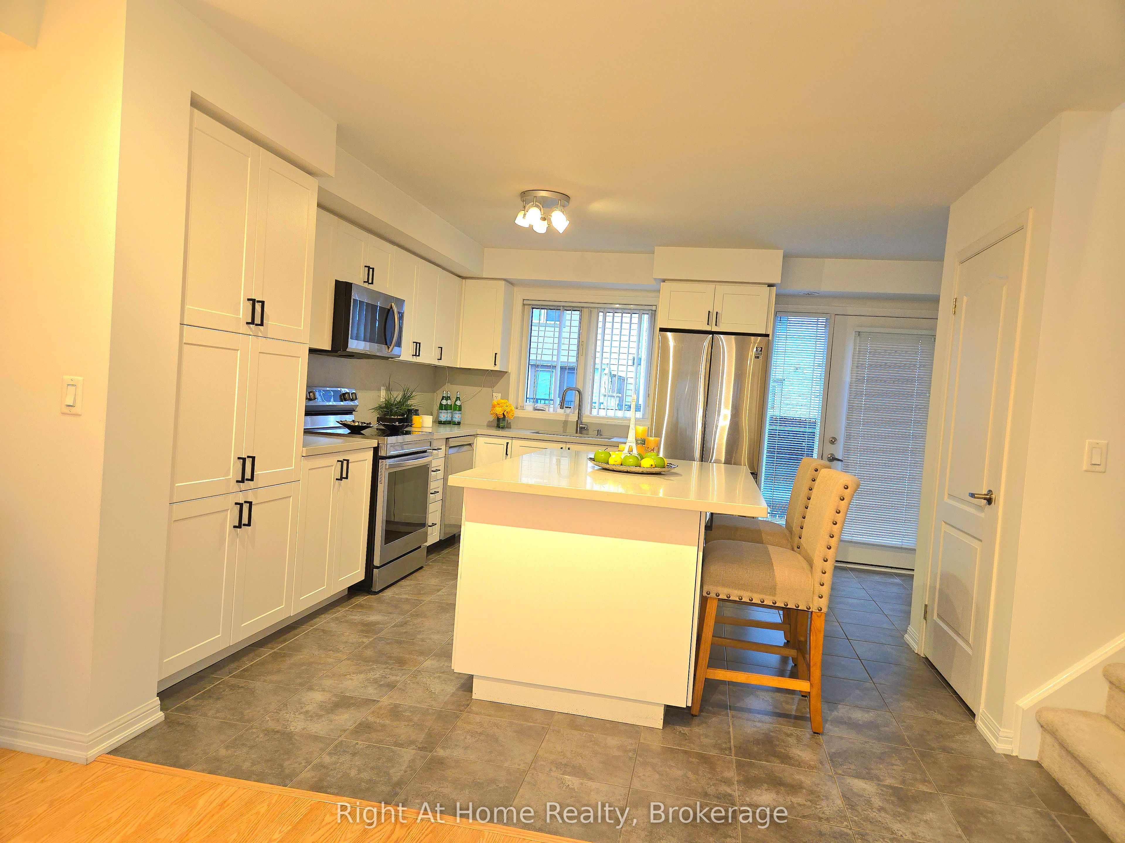 3115 Boxford Crescent 17