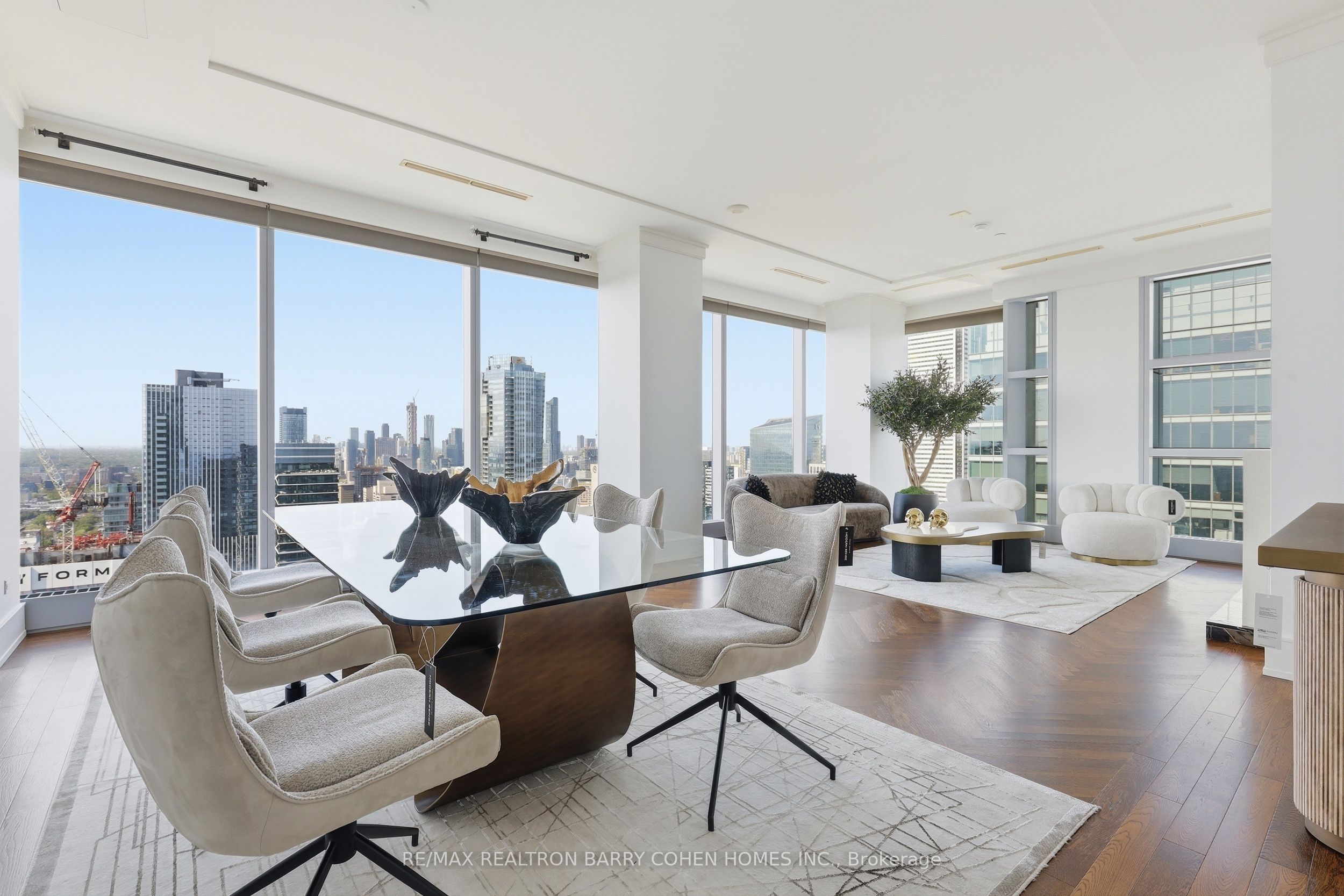 183 Wellington Street W 4502