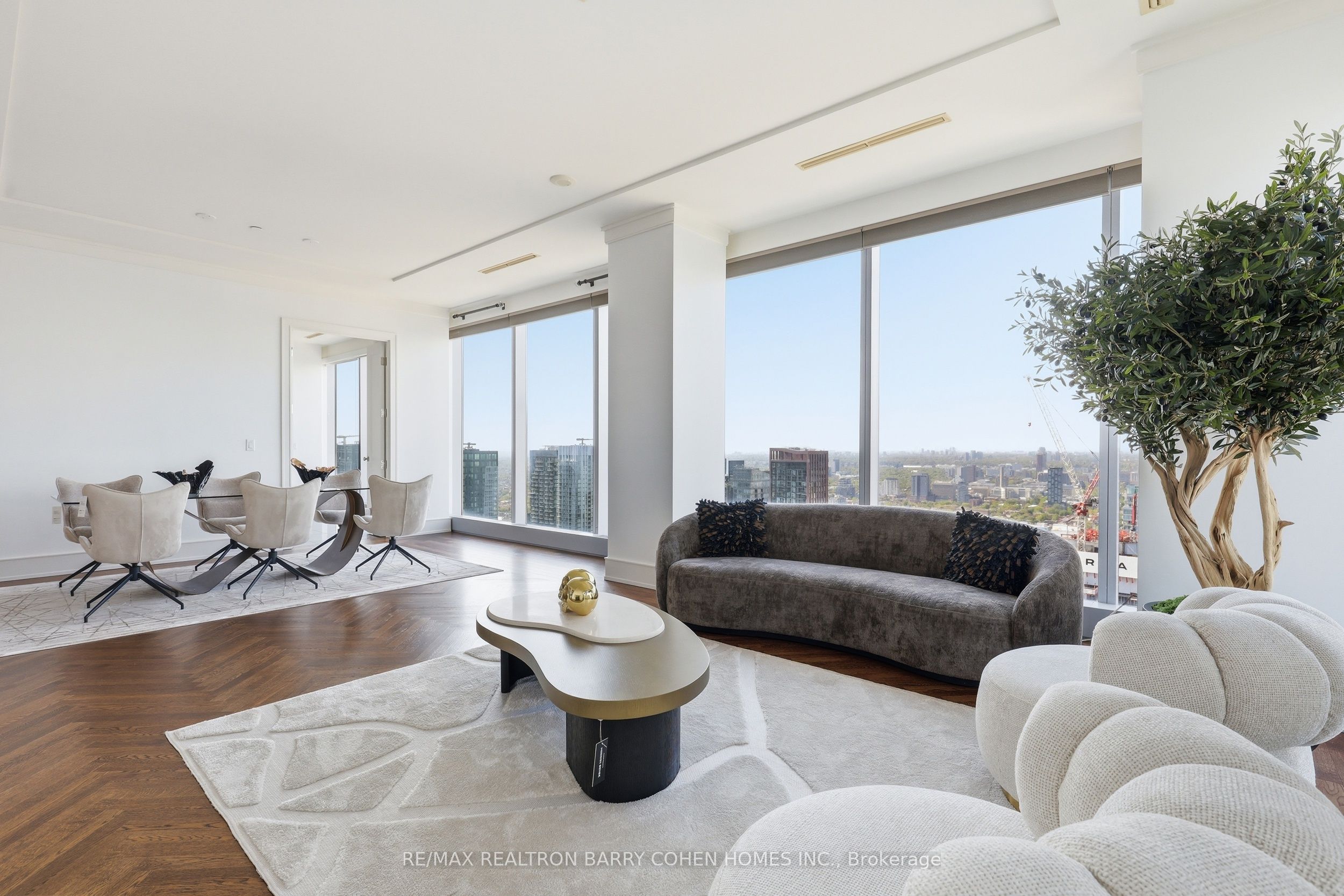 183 Wellington Street W 4502