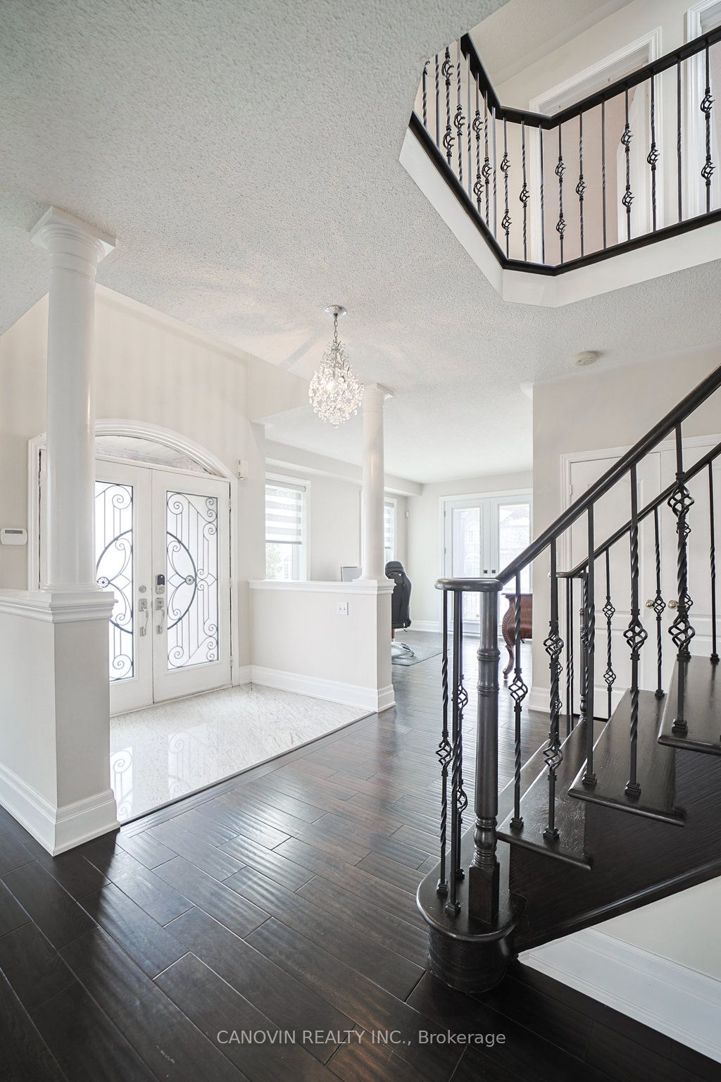 2353 Woodcrest Drive