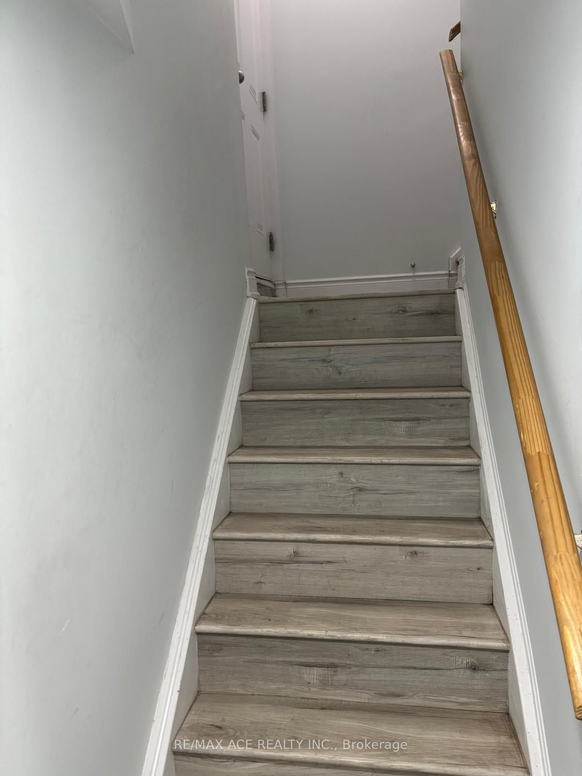 406 Comiskey Crescent BSMT