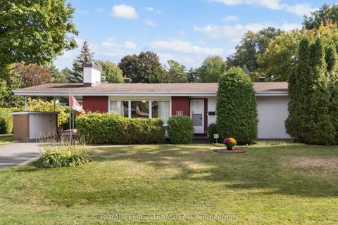 Photo of 30 Ellery Crescent, Bells Corners and South to Fallowfield, ON K2H 6M6 (MLS # X12575254)